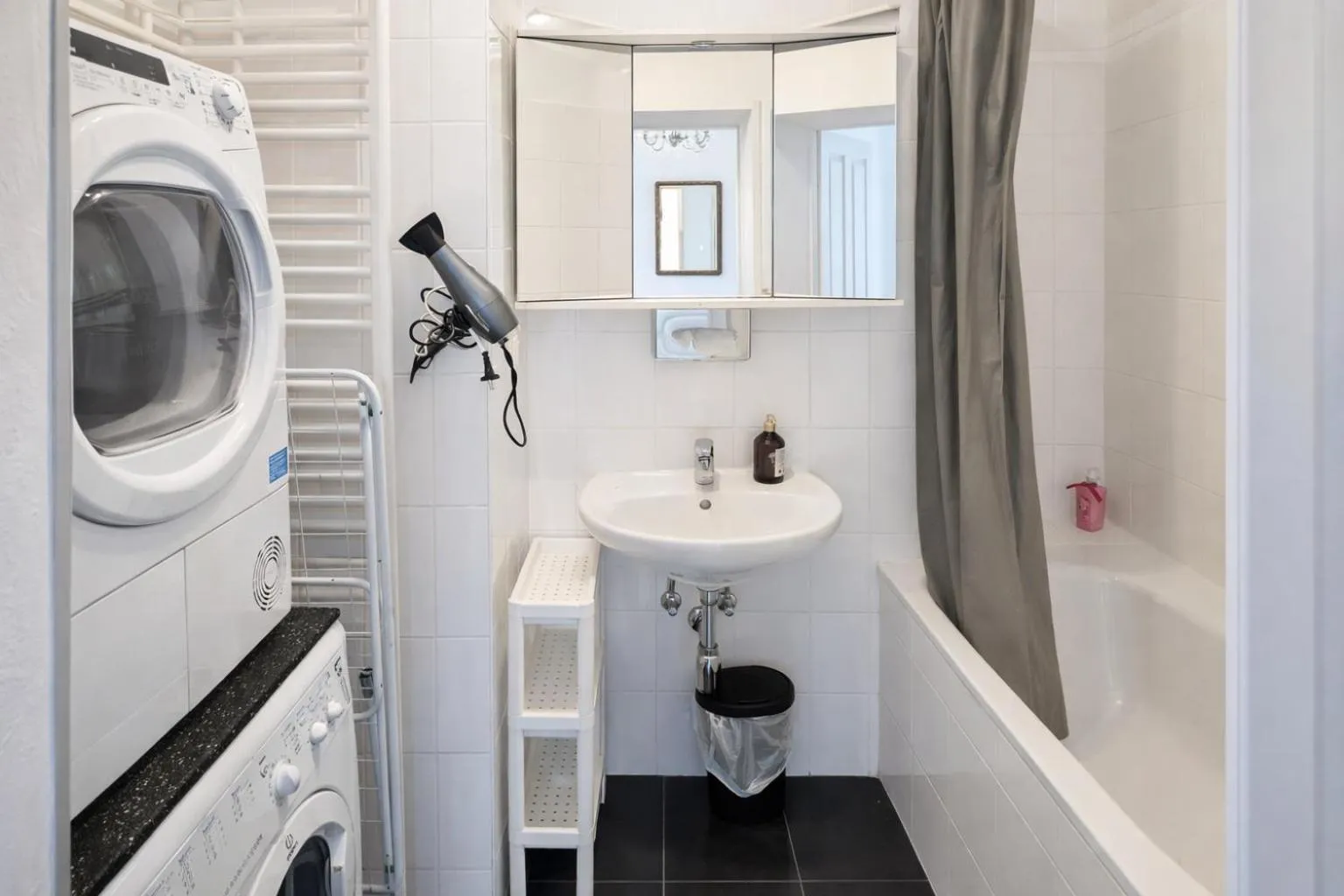 Bathroom in Old Vienna Apartments