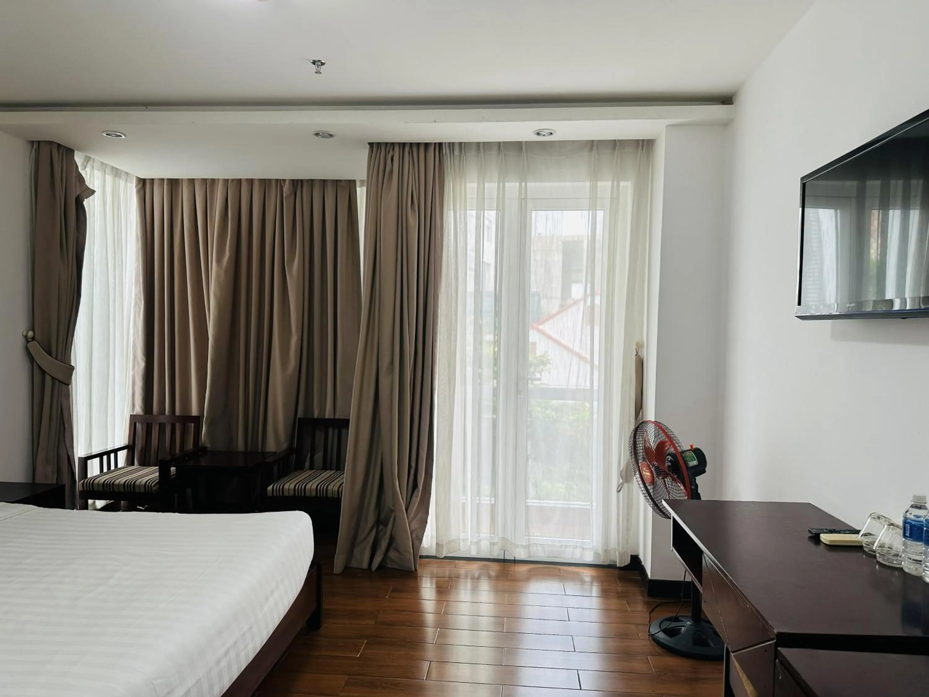 furniture, Bed in Dragon Sea Hotel