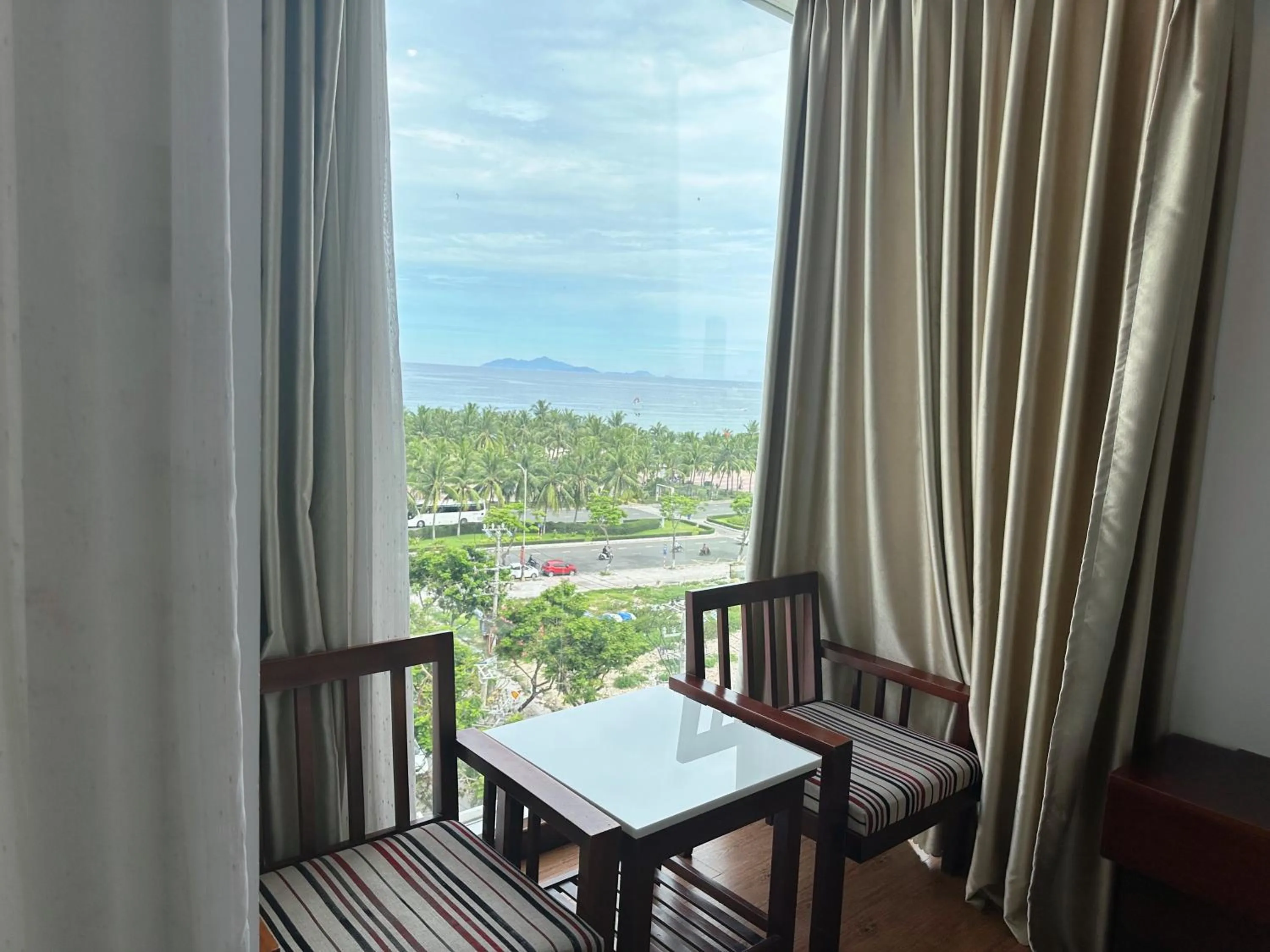 Bed in Dragon Sea Hotel