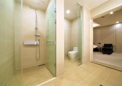 Shower in Yangsan Time Square Hotel