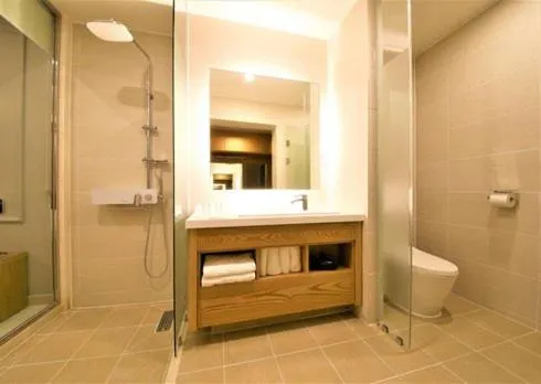 Shower in Yangsan Time Square Hotel