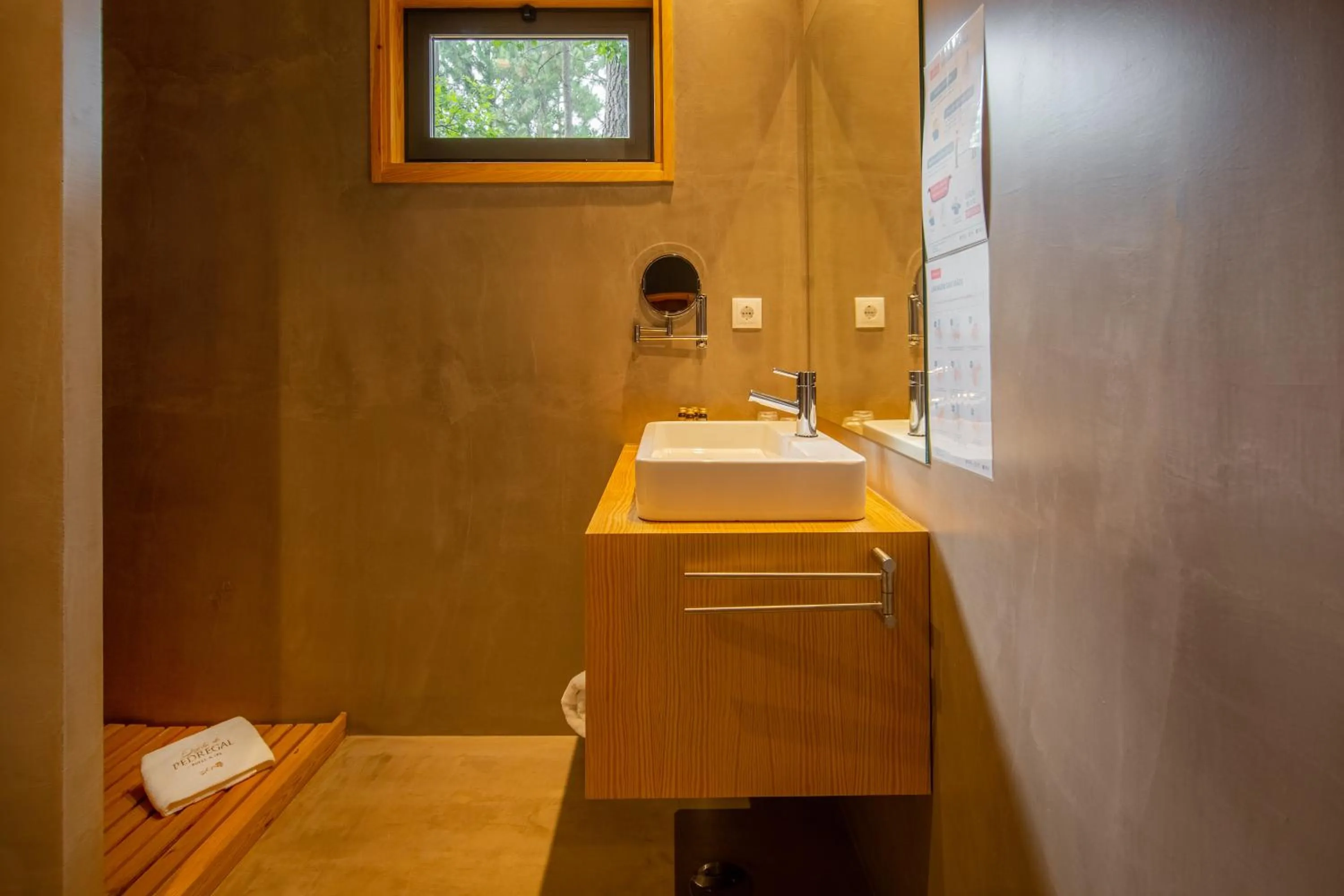 Bathroom in Quinta do Pedregal Hotel & Spa