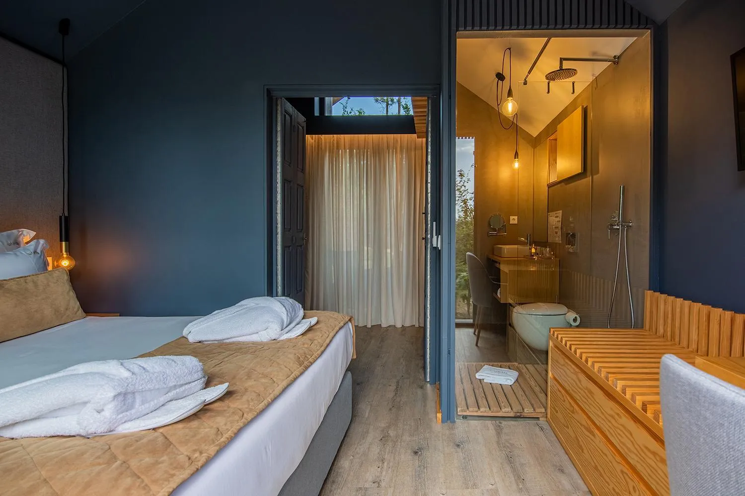 Bathroom, Bed in Quinta do Pedregal Hotel & Spa