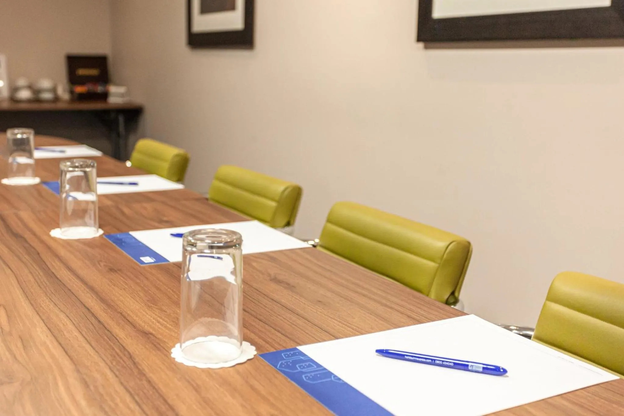 Meeting/conference room in Holiday Inn Express Edinburgh Airport by IHG