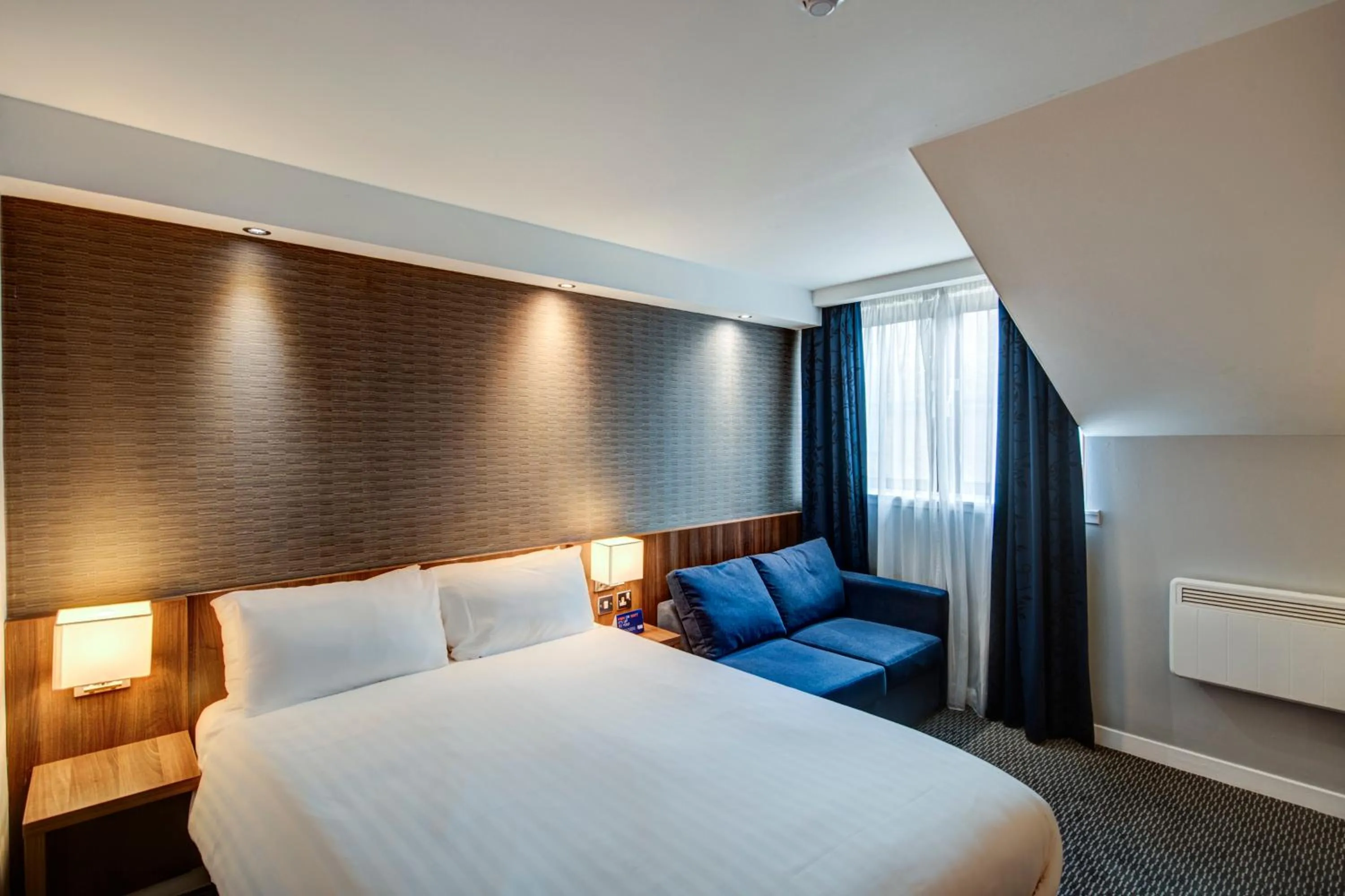 Bedroom, Bed in Holiday Inn Express Edinburgh Airport by IHG