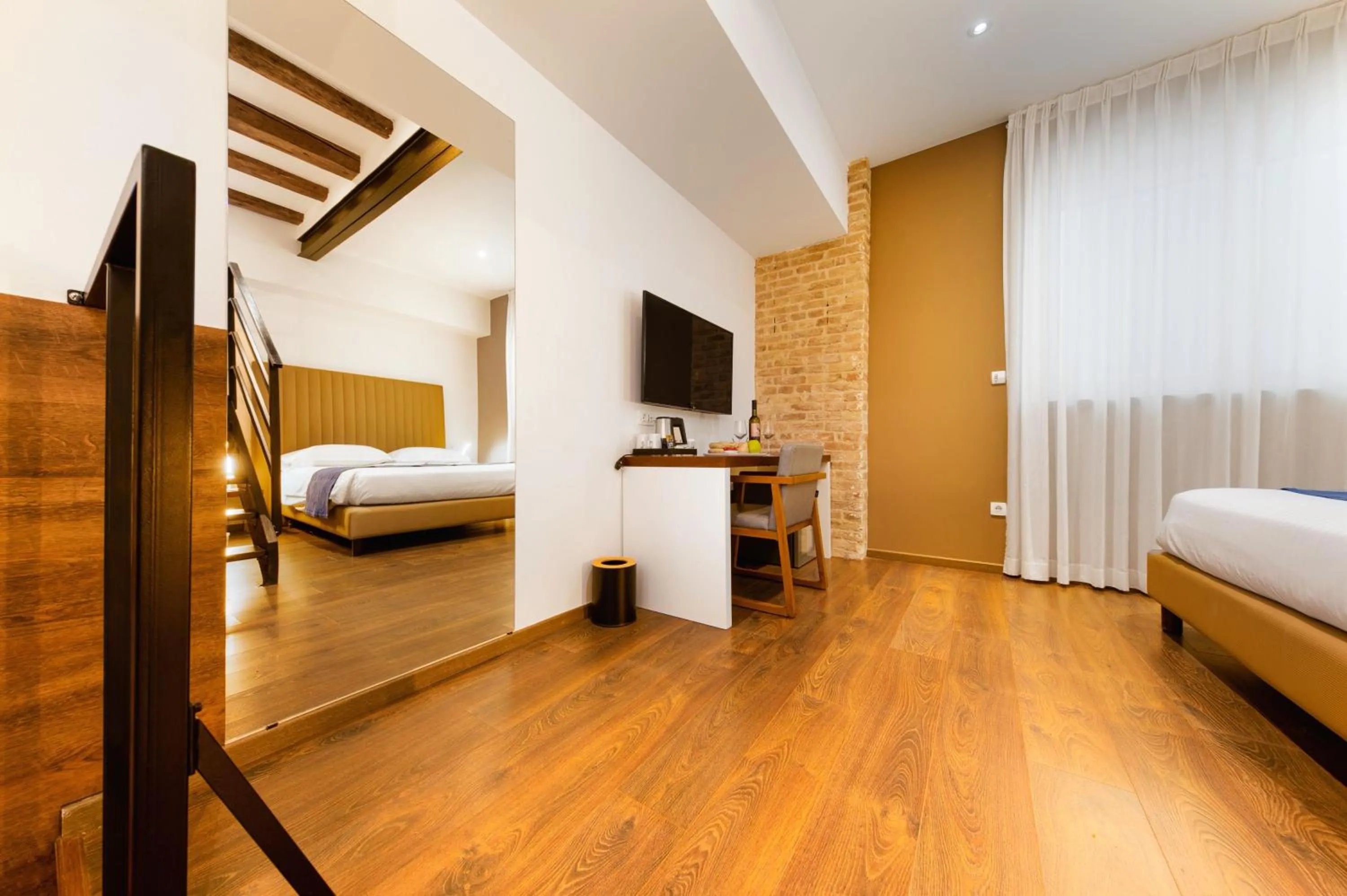 Bed in Azur Palace Luxury Rooms