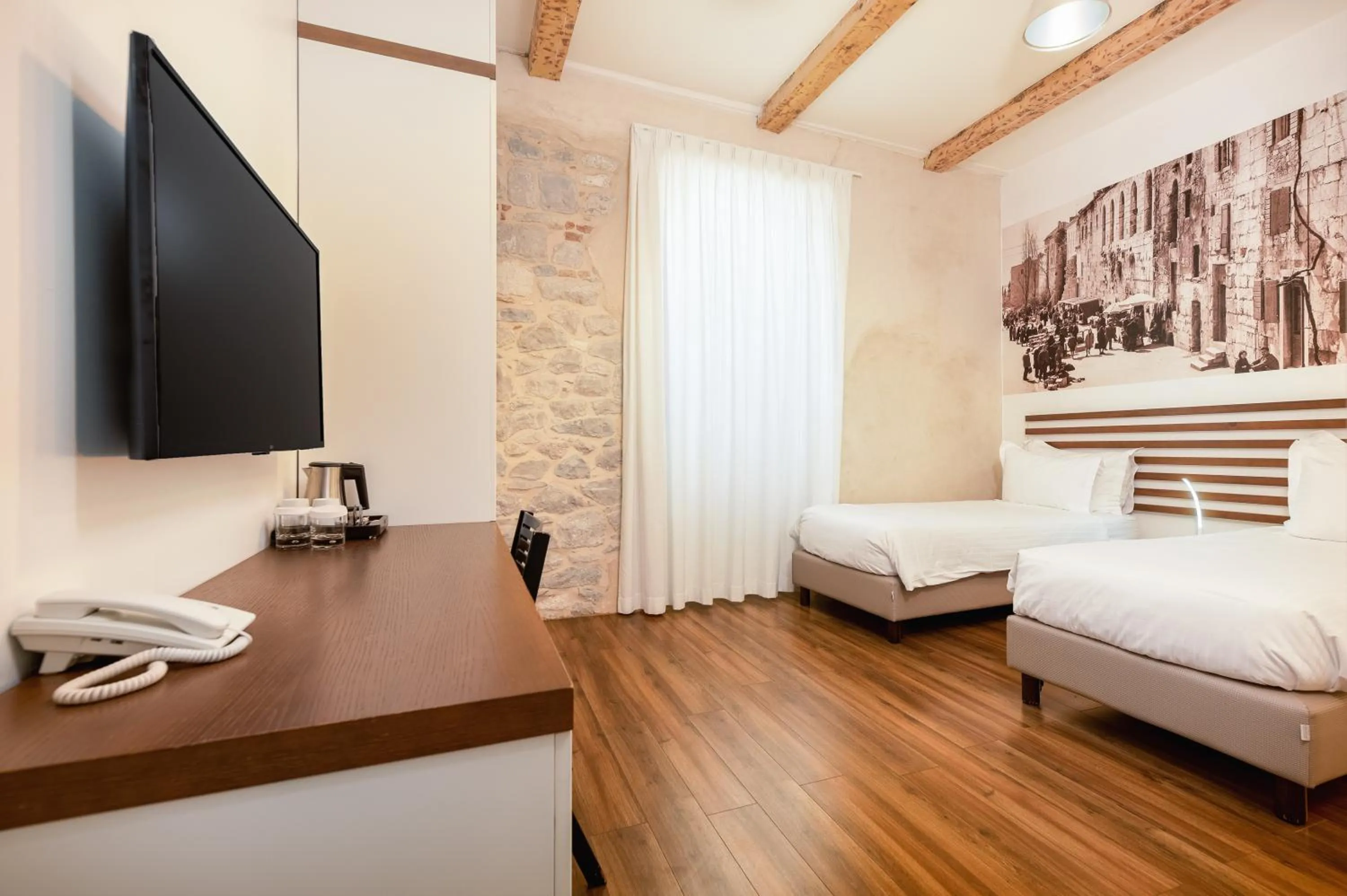 Bed in Azur Palace Luxury Rooms