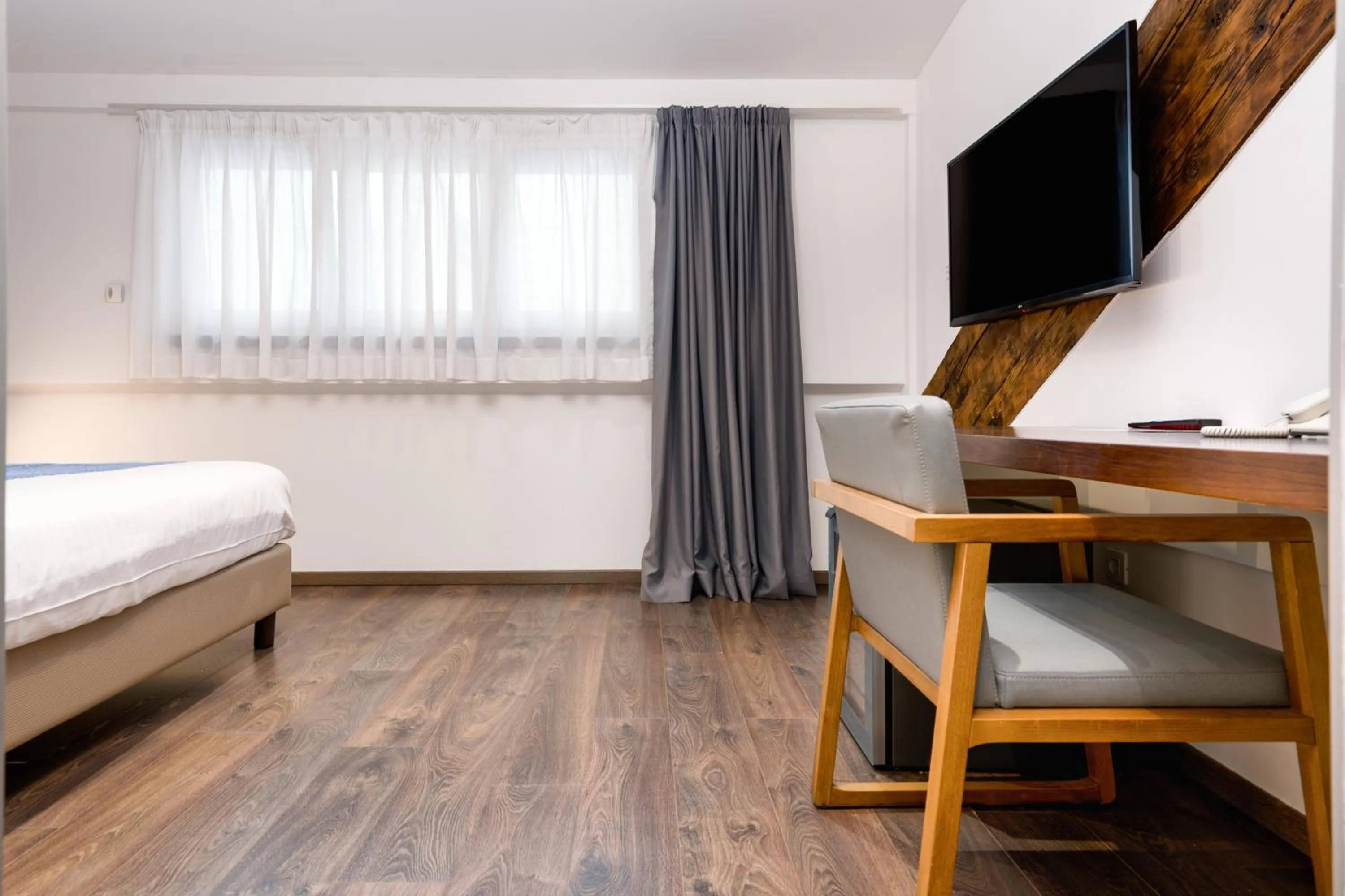 Bed in Azur Palace Luxury Rooms