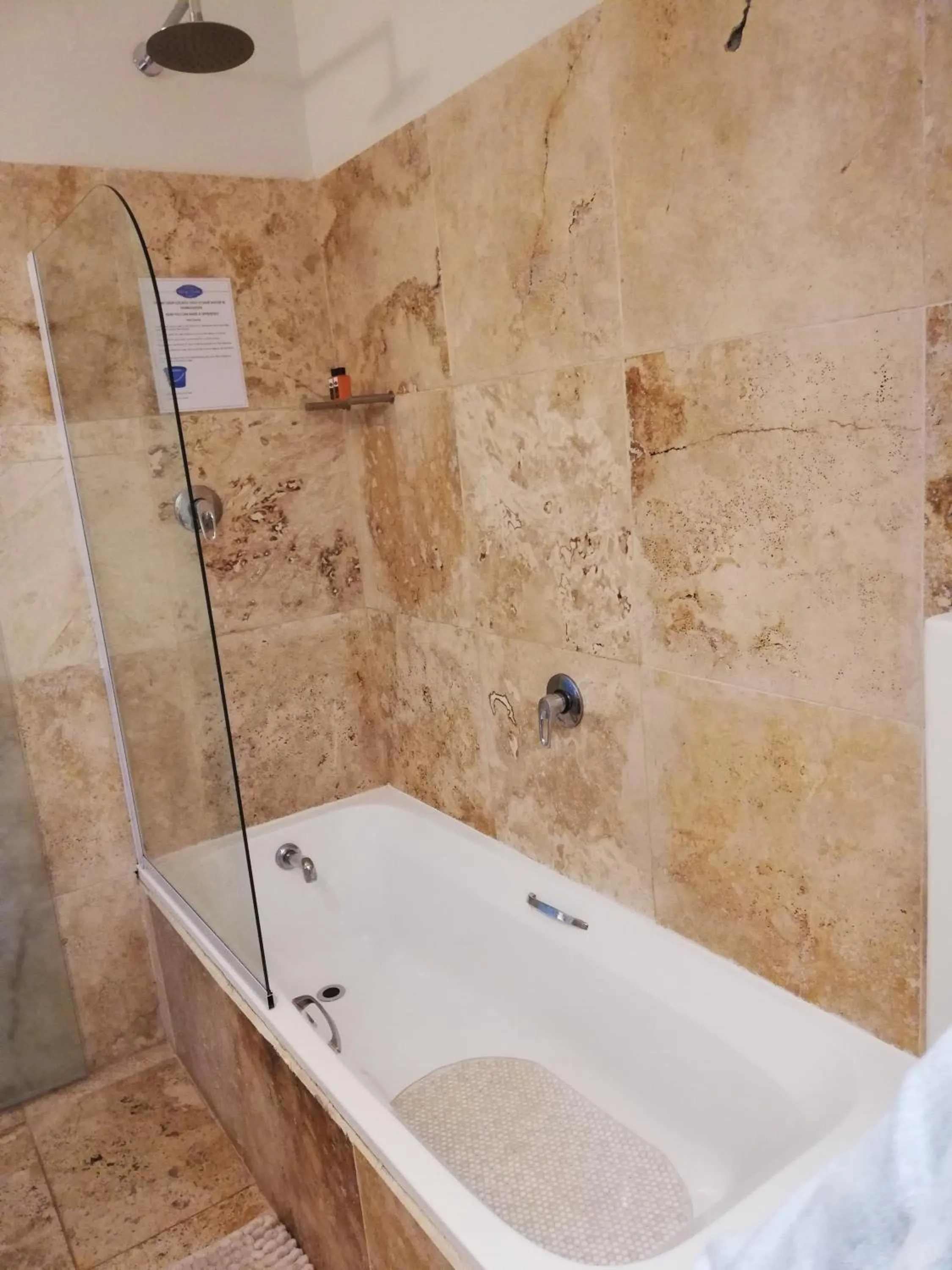 Bathroom in Auberge Daniella