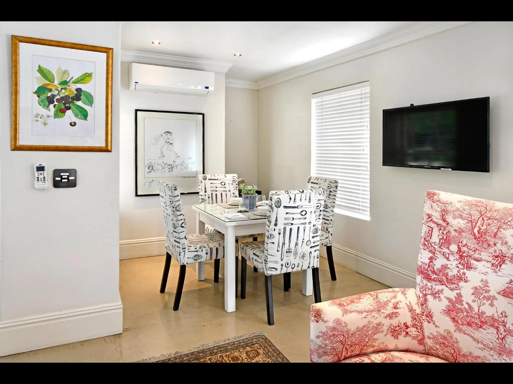 Seating area in Auberge Daniella