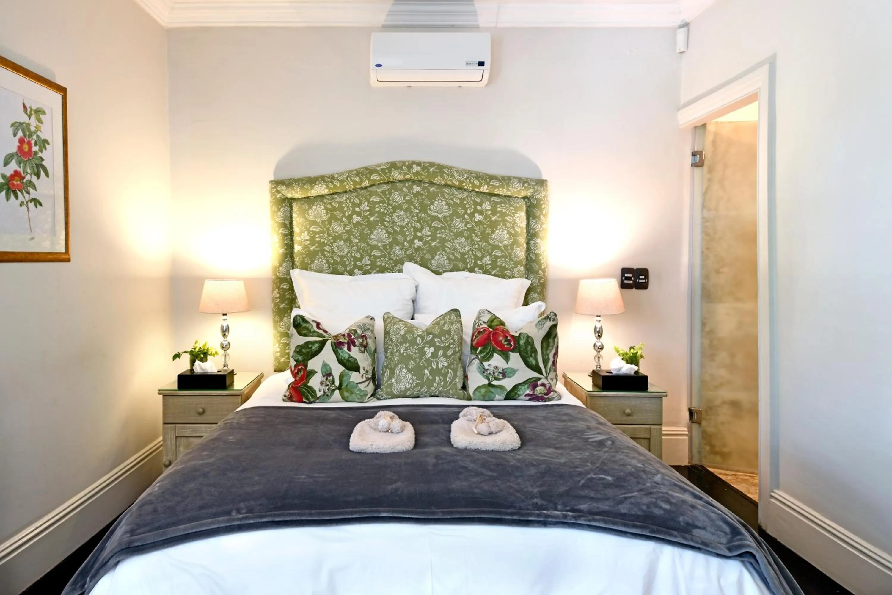 Bedroom, Bed in Auberge Daniella