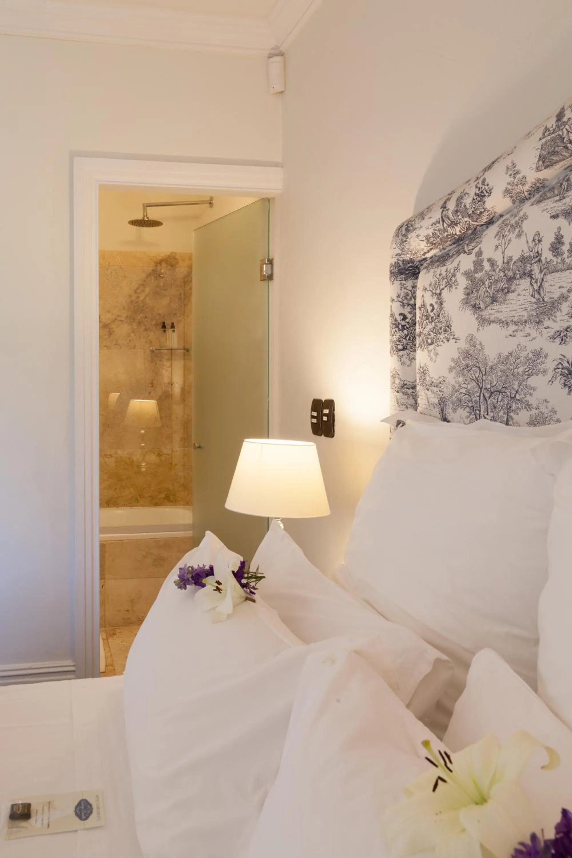 Bedroom, Bed in Auberge Daniella