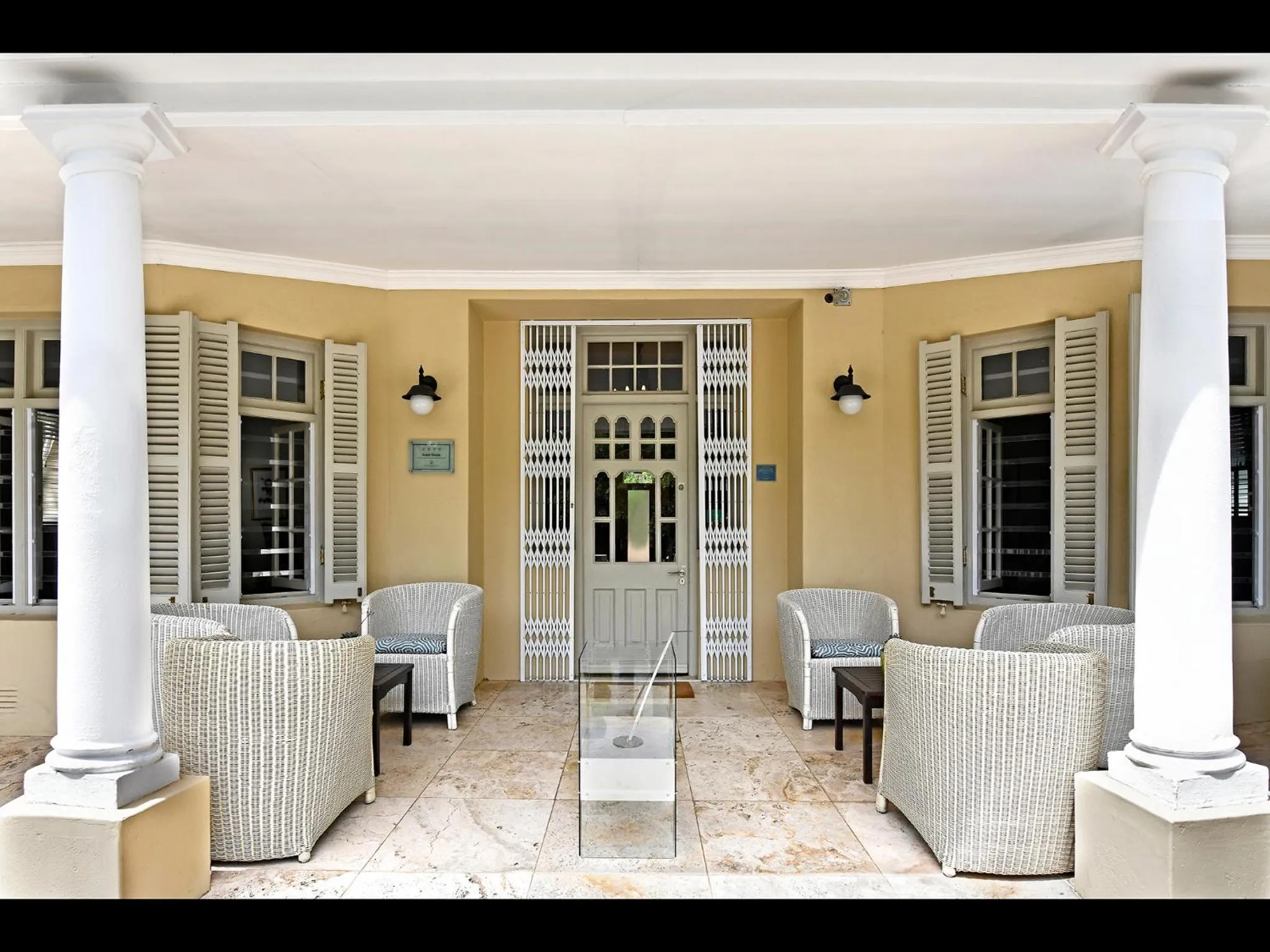 Patio in Auberge Daniella