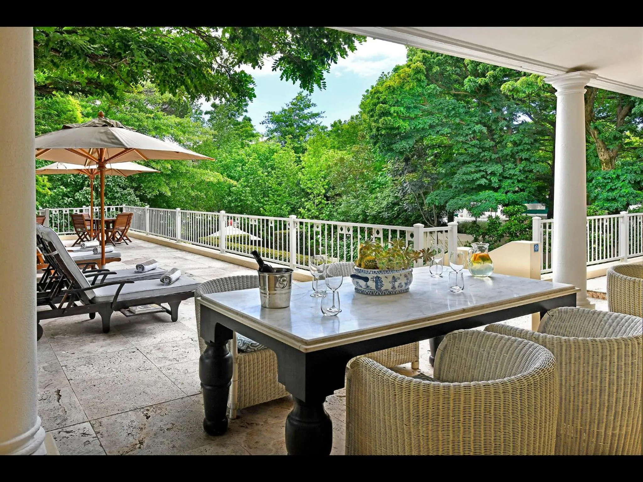 Patio in Auberge Daniella