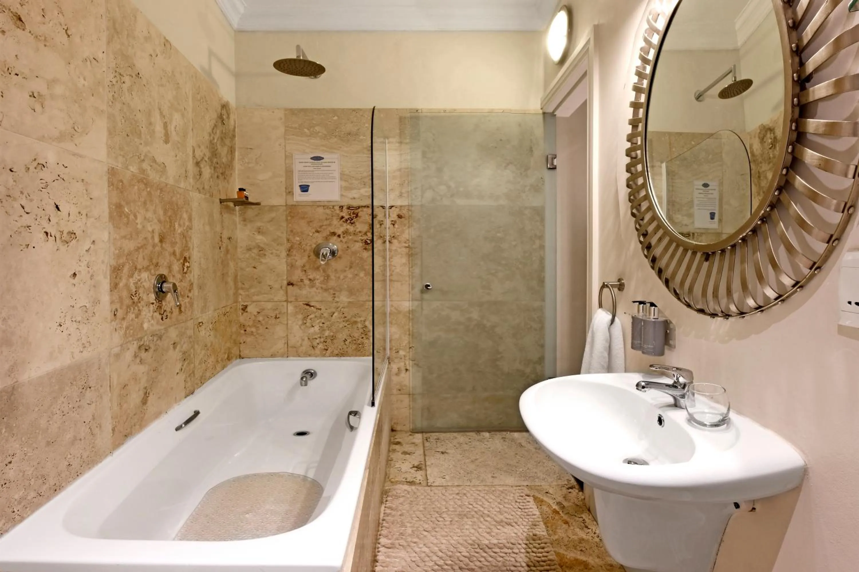 Bathroom in Auberge Daniella