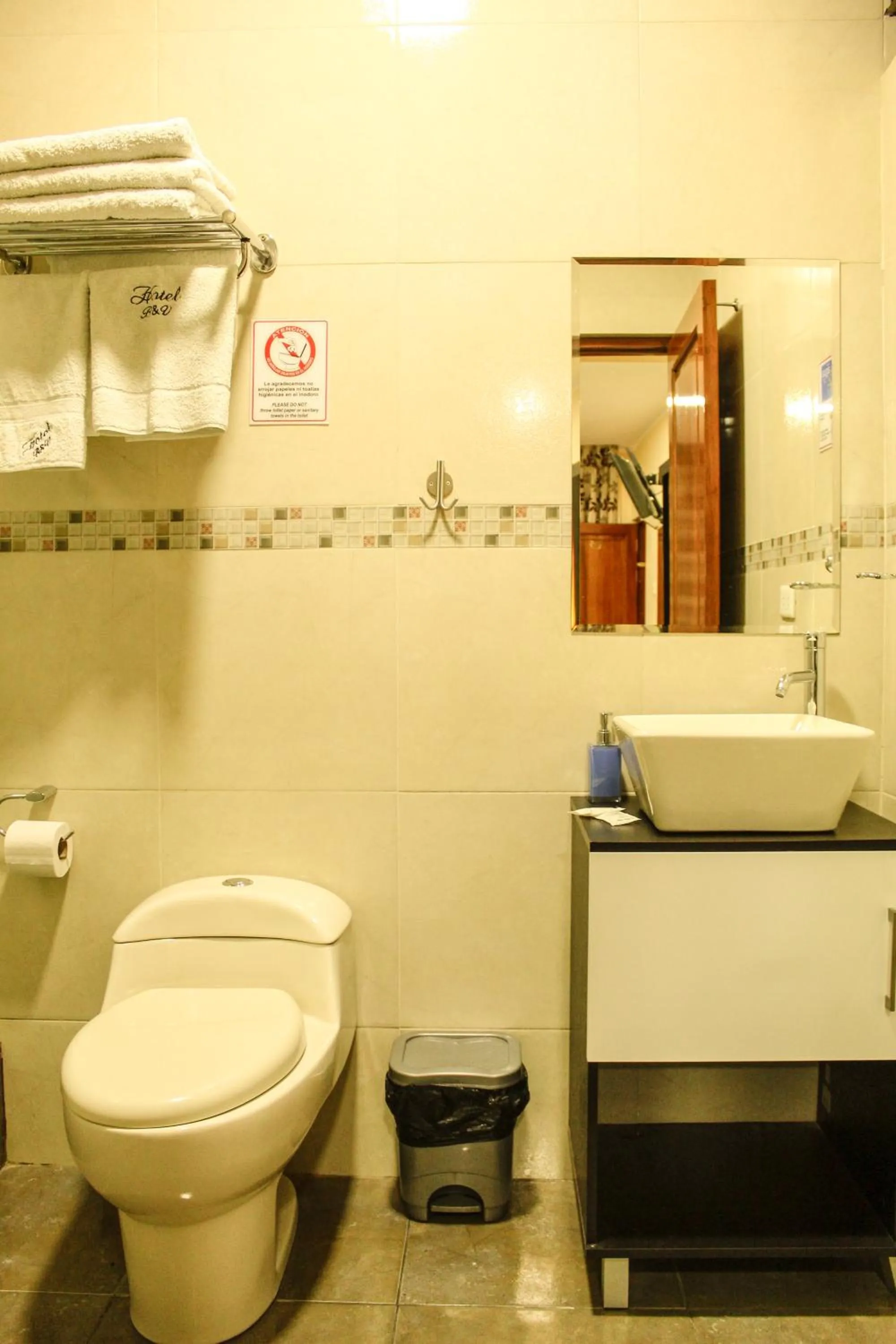 Classic Triple Room in Hotel B&V