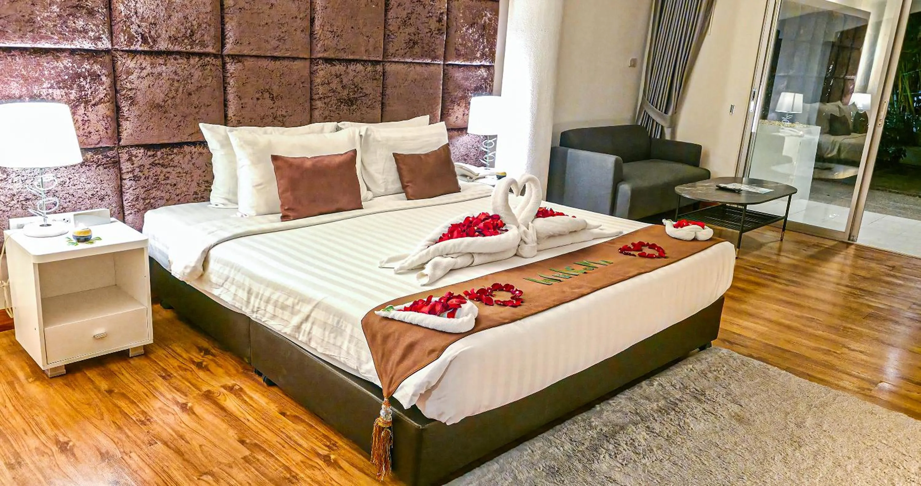 Bed in Pooh Beach Resort & Spa