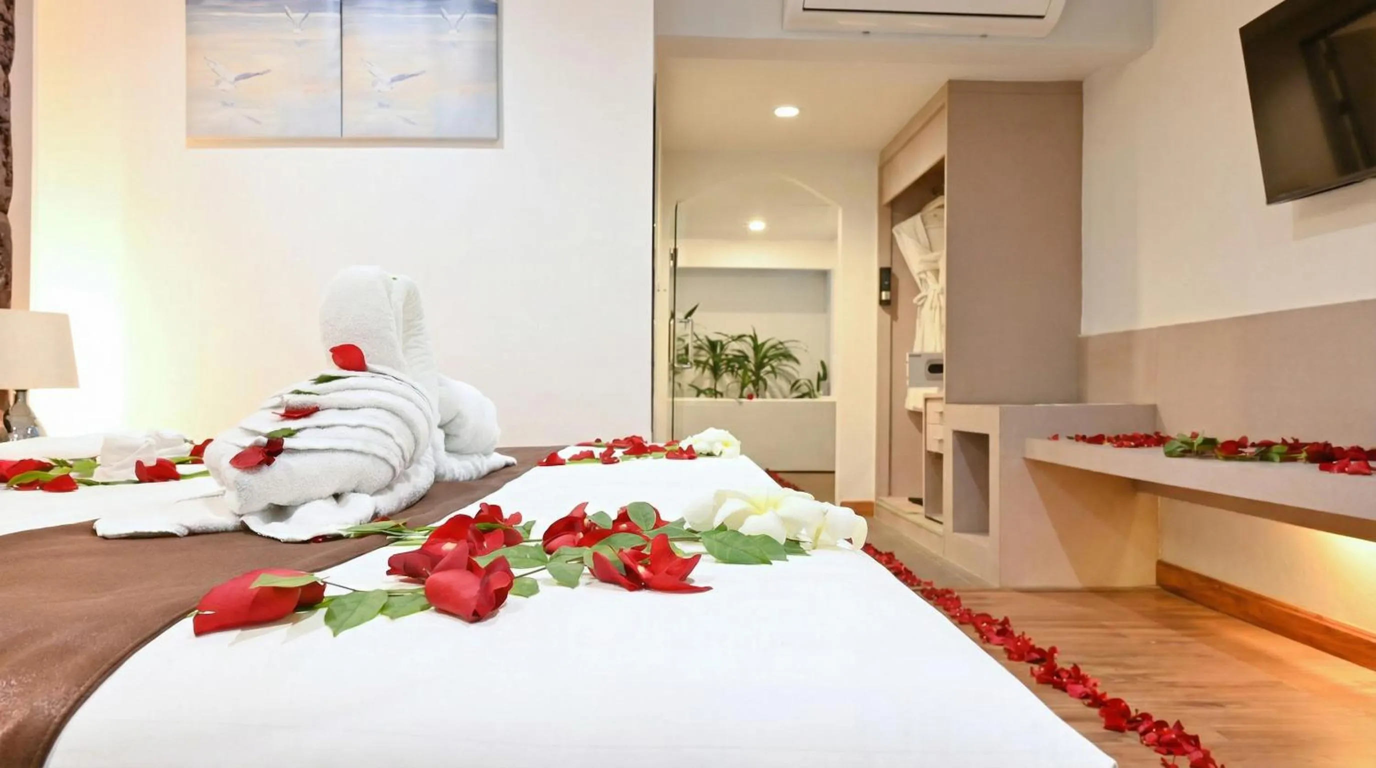 Bed in Pooh Beach Resort & Spa