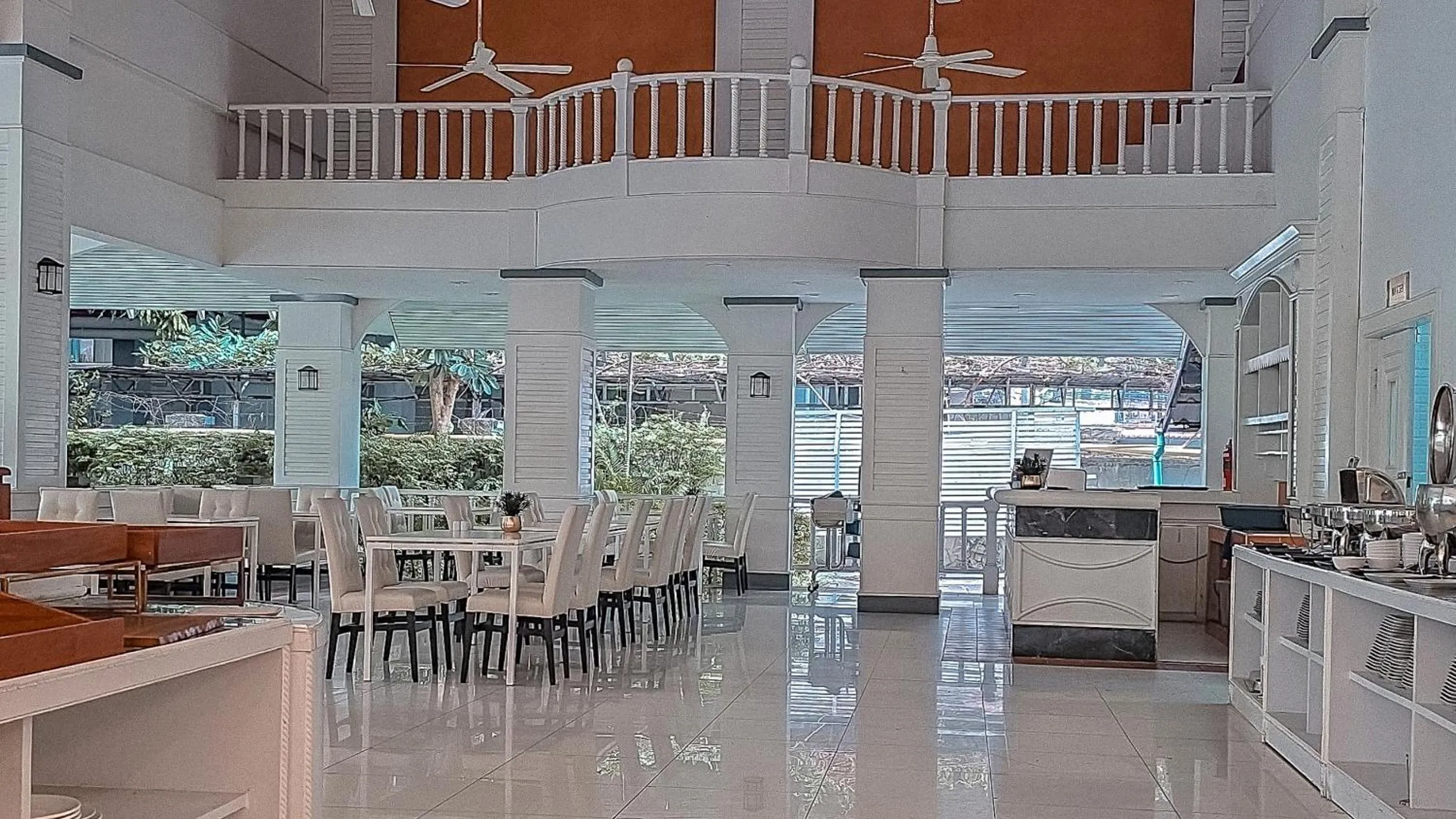 Restaurant/places to eat in Pooh Beach Resort & Spa