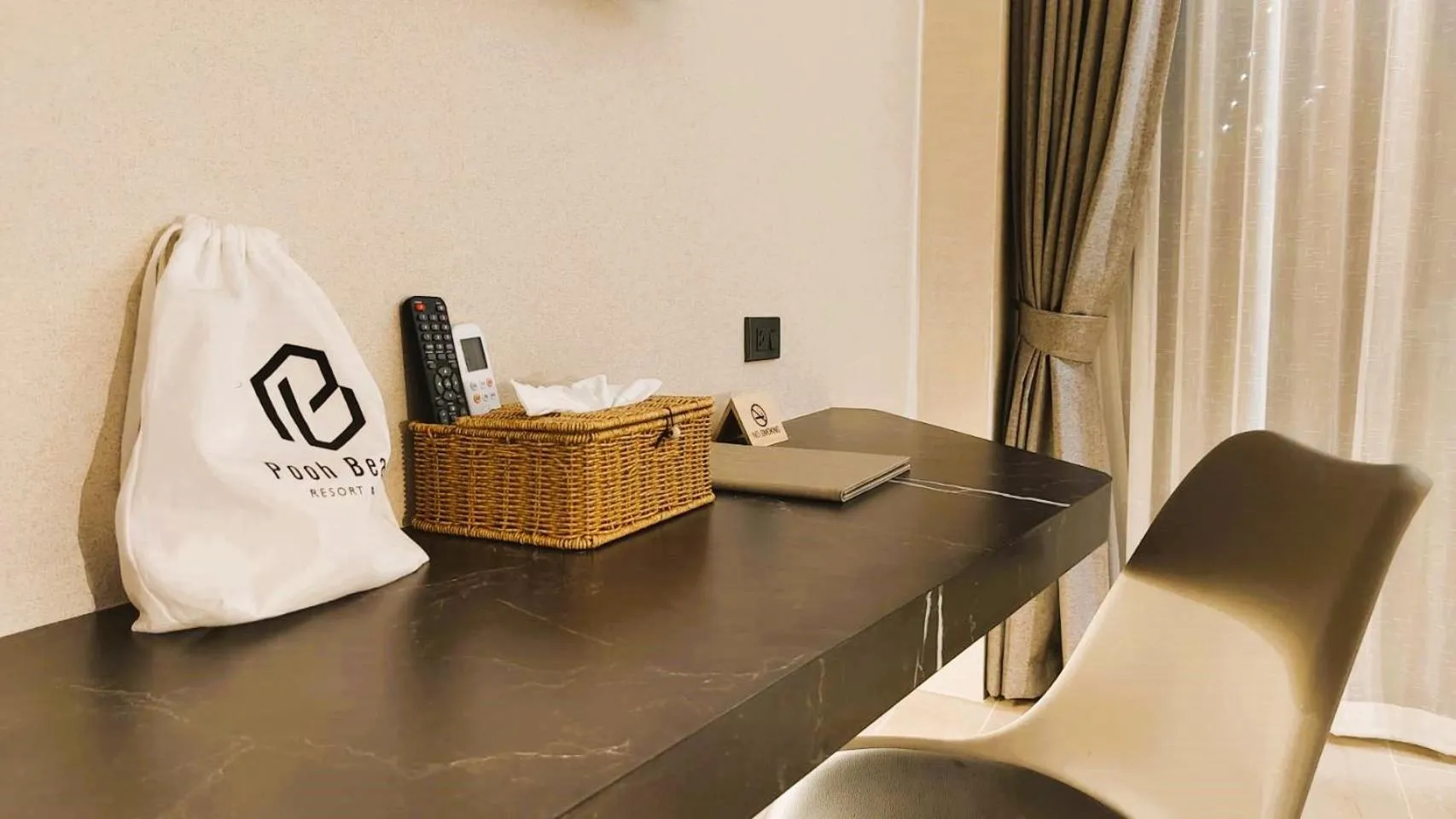 Seating area in Pooh Beach Resort & Spa