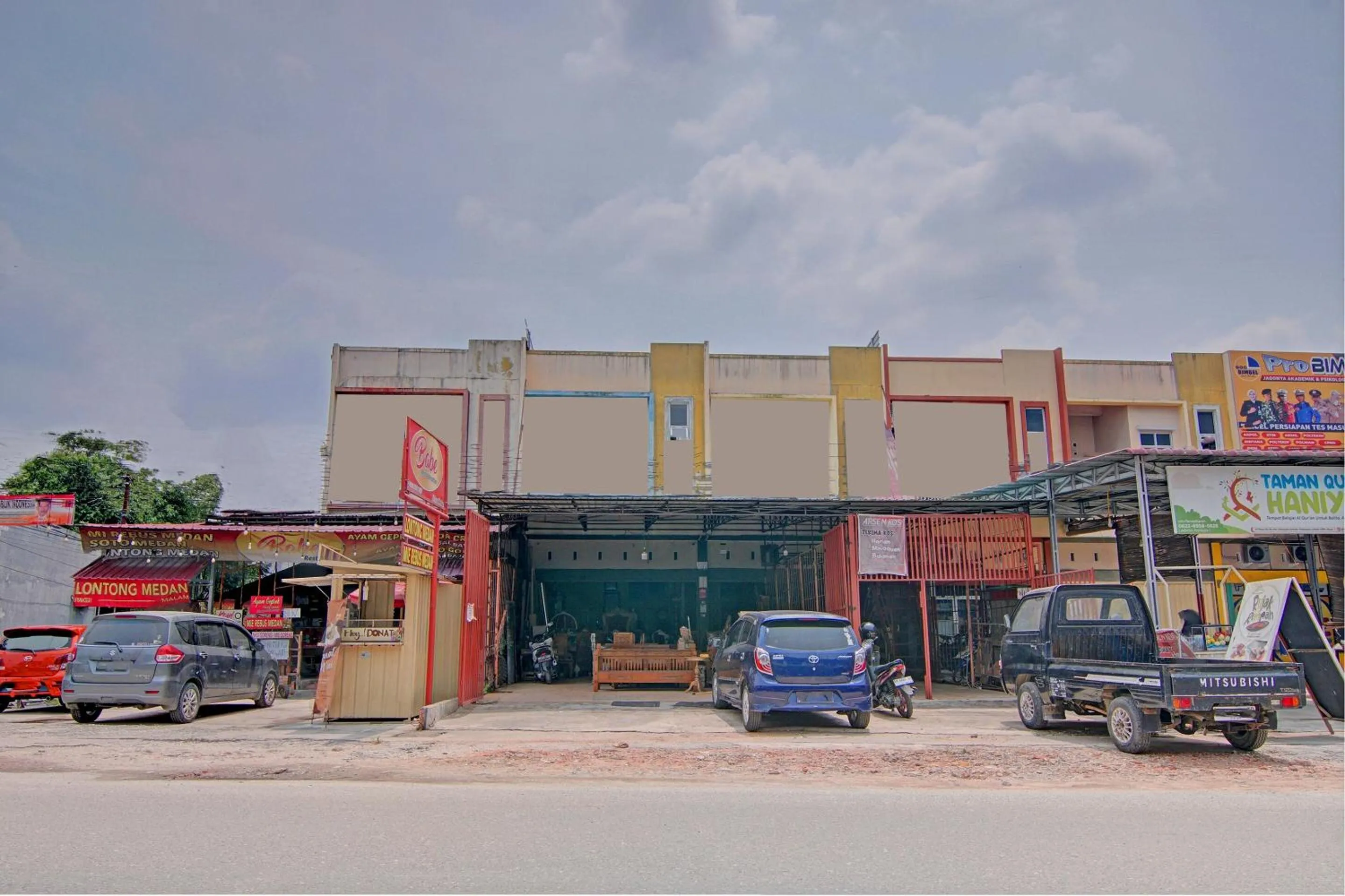 Facade/entrance in Hotel O Arsen House