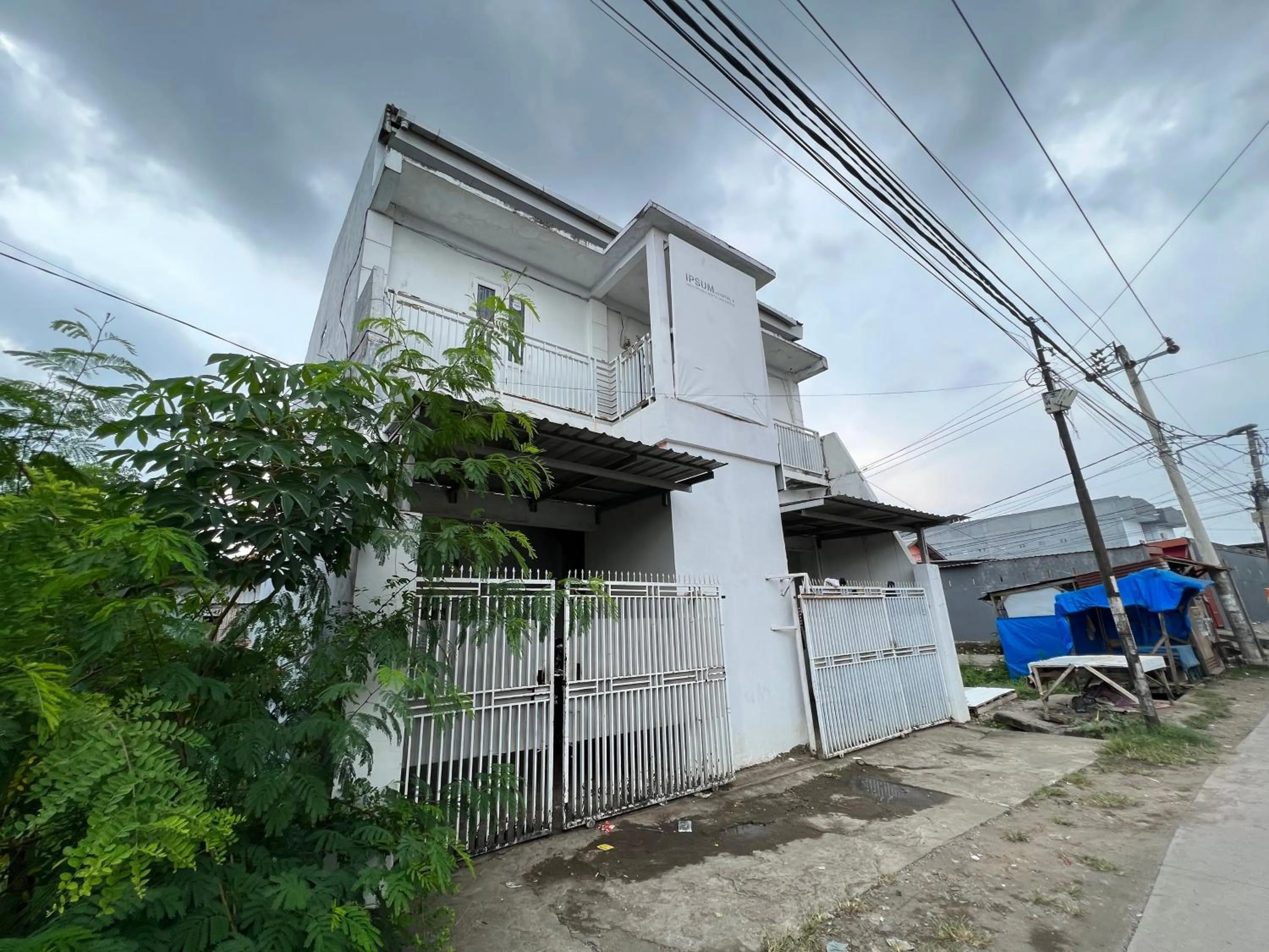 Facade/entrance in Hotel O Ziza Kost82 Syariah
