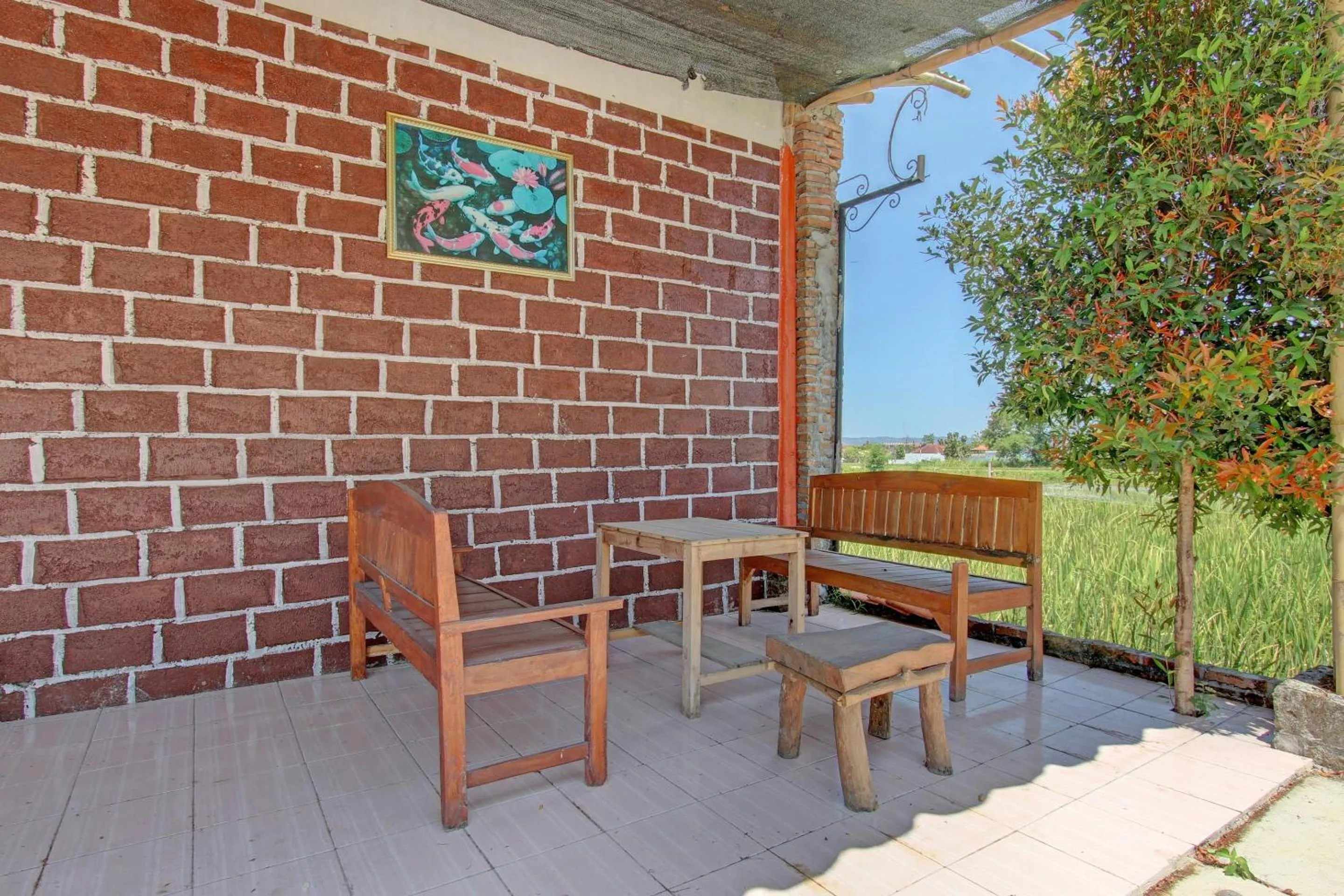 Lobby or reception in OYO Life 93010 Omah Bareng Syariah Sambisari