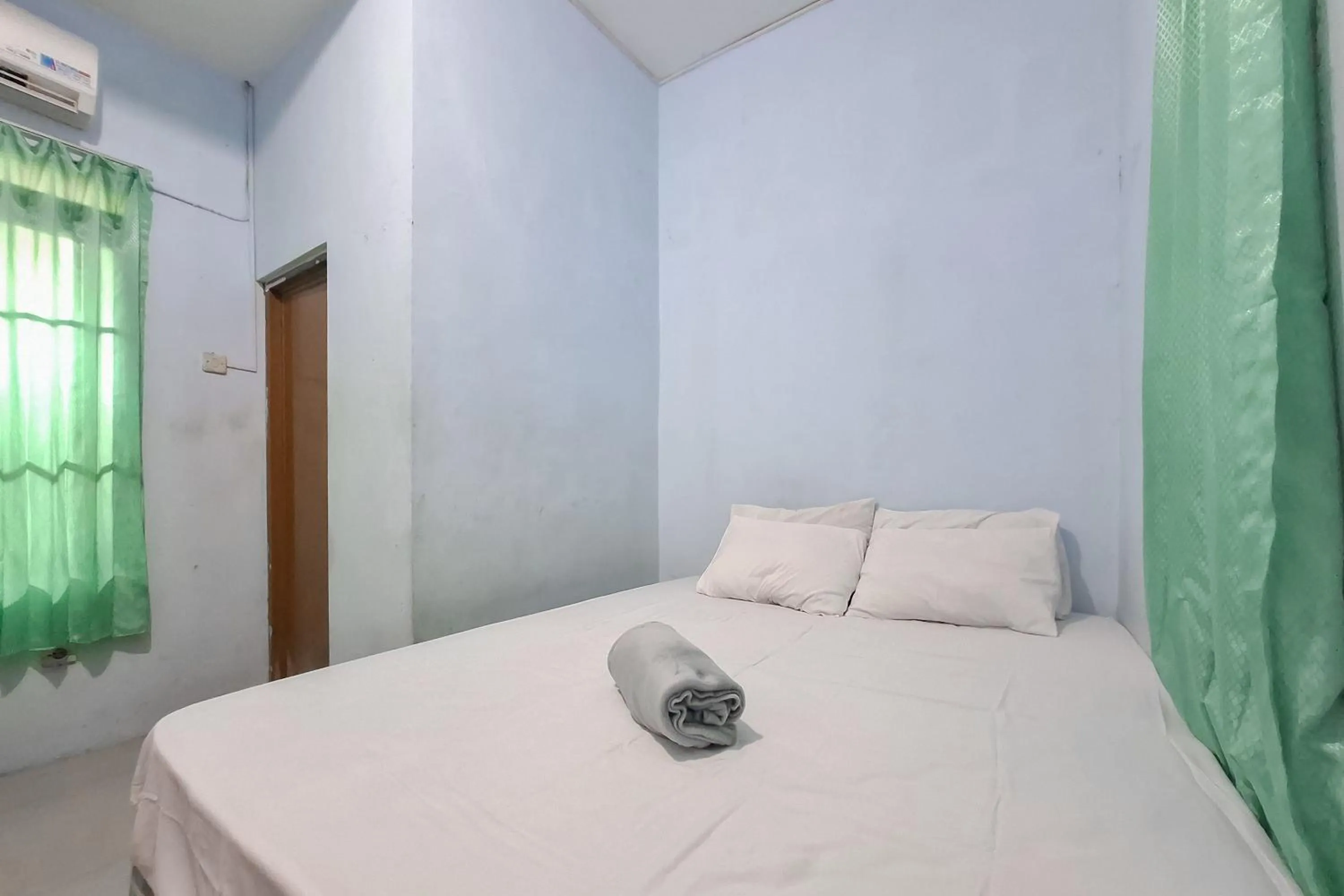 Bedroom, Bed in Griya Kencana Asri Syariah near RS Karima Utama Kartasura RedPartner