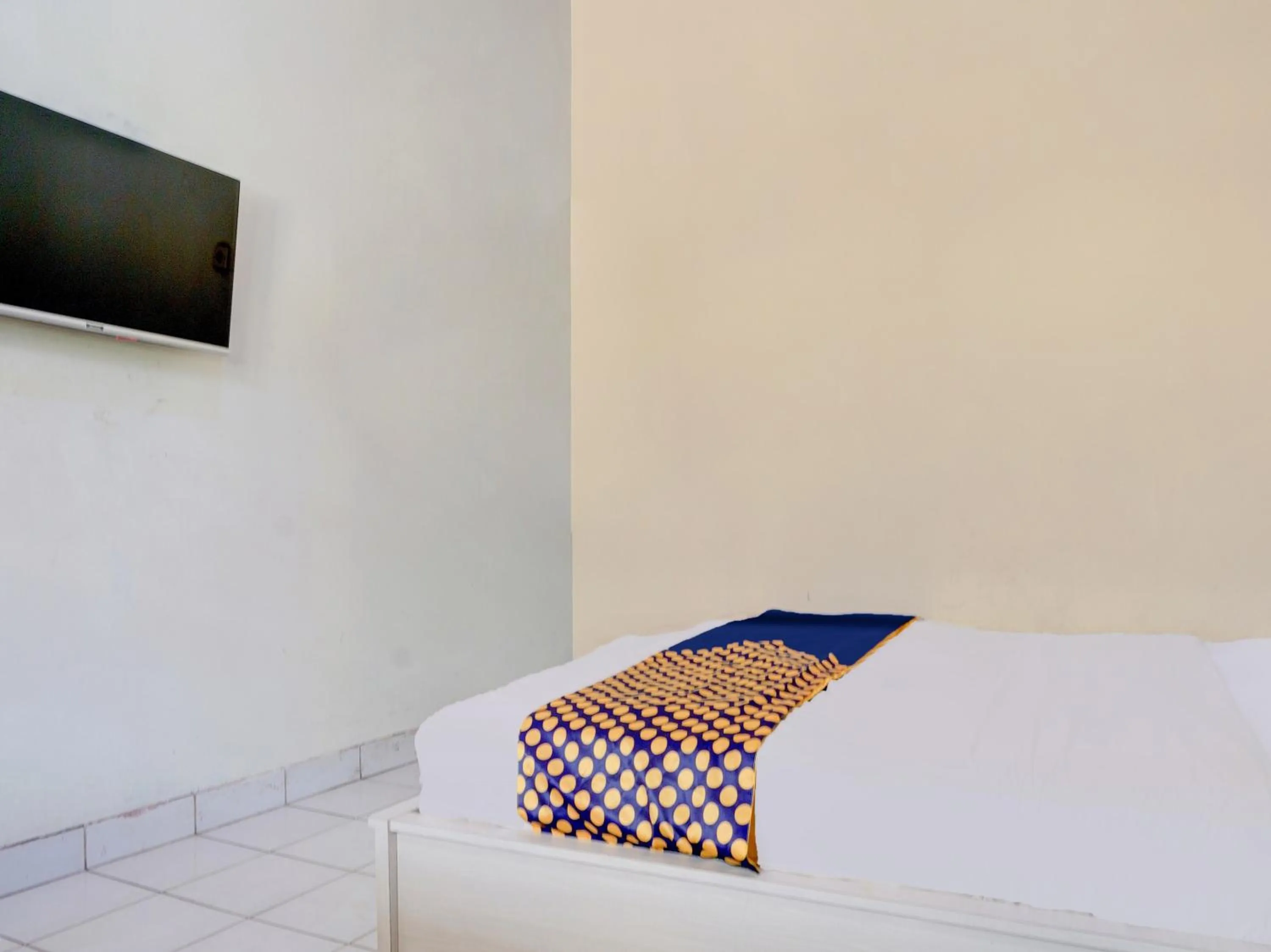 Bedroom in SPOT ON 93005 Berkah Kedawung Syariah Near Fakultas Farmasi Universitas Muhammadiyah Ahmad Dahlan Cirebon