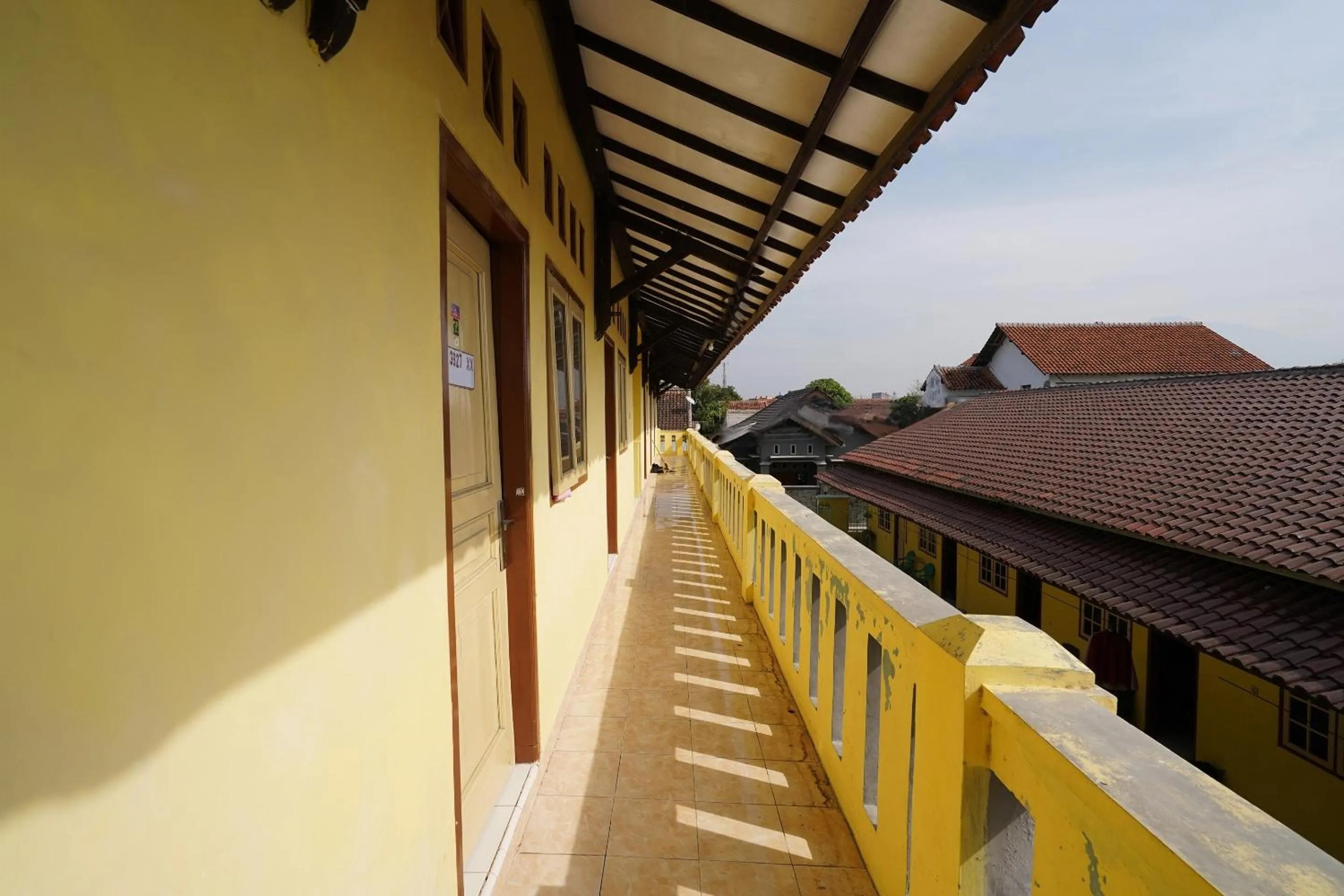 Lobby or reception in SPOT ON 93005 Berkah Kedawung Syariah Near Fakultas Farmasi Universitas Muhammadiyah Ahmad Dahlan Cirebon
