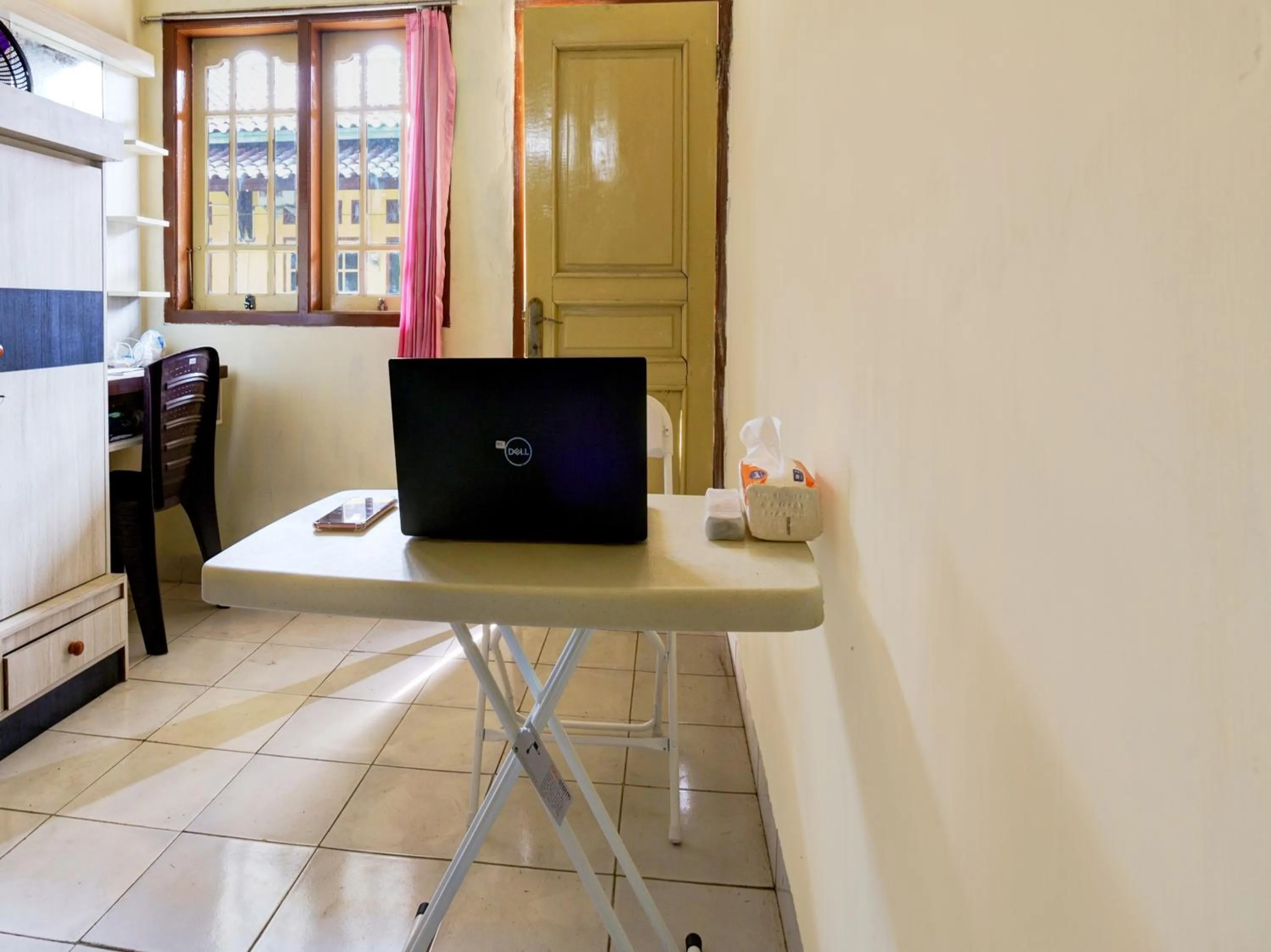 Lobby or reception in SPOT ON 93005 Berkah Kedawung Syariah Near Fakultas Farmasi Universitas Muhammadiyah Ahmad Dahlan Cirebon