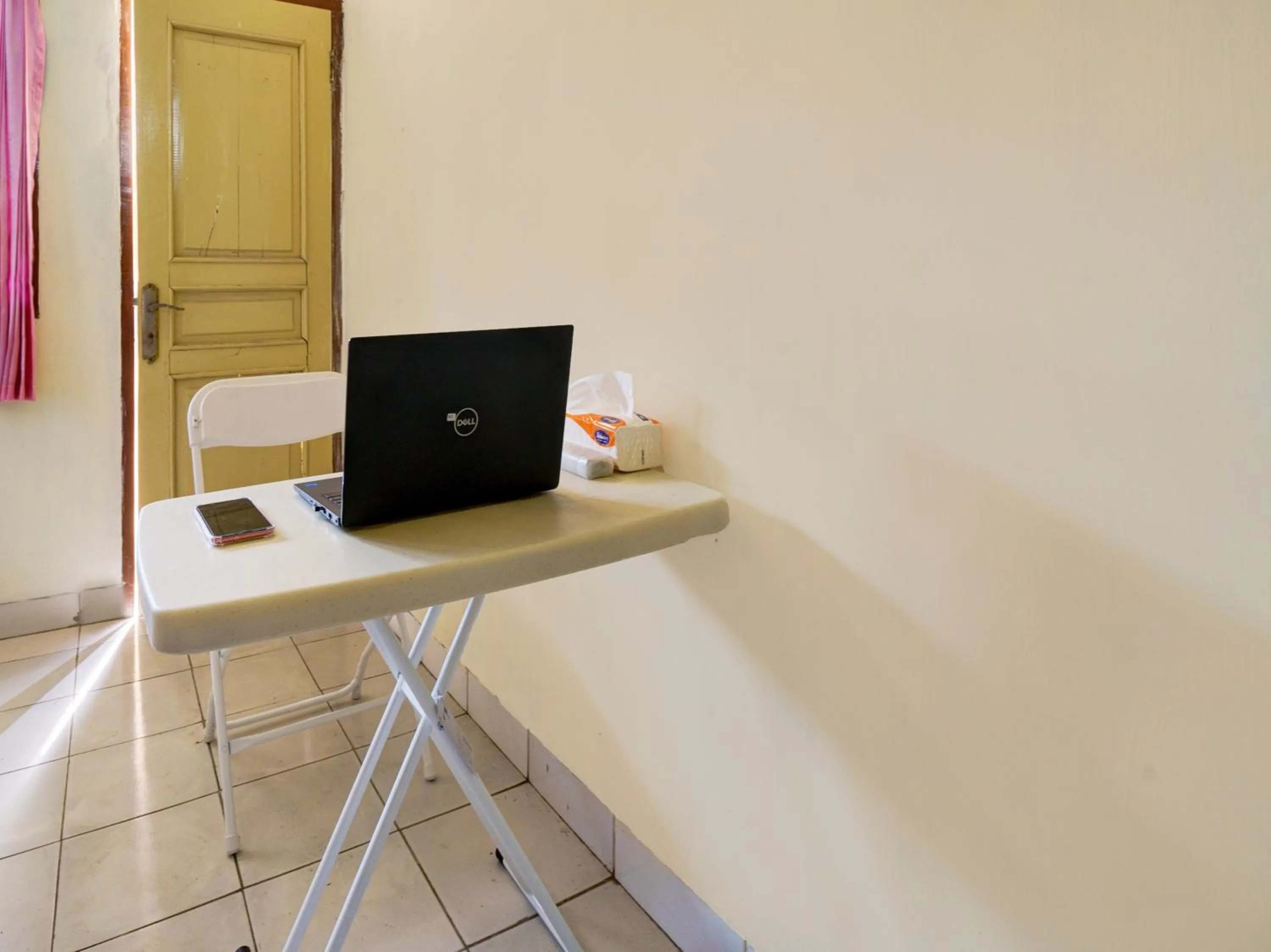 Lobby or reception in SPOT ON 93005 Berkah Kedawung Syariah Near Fakultas Farmasi Universitas Muhammadiyah Ahmad Dahlan Cirebon