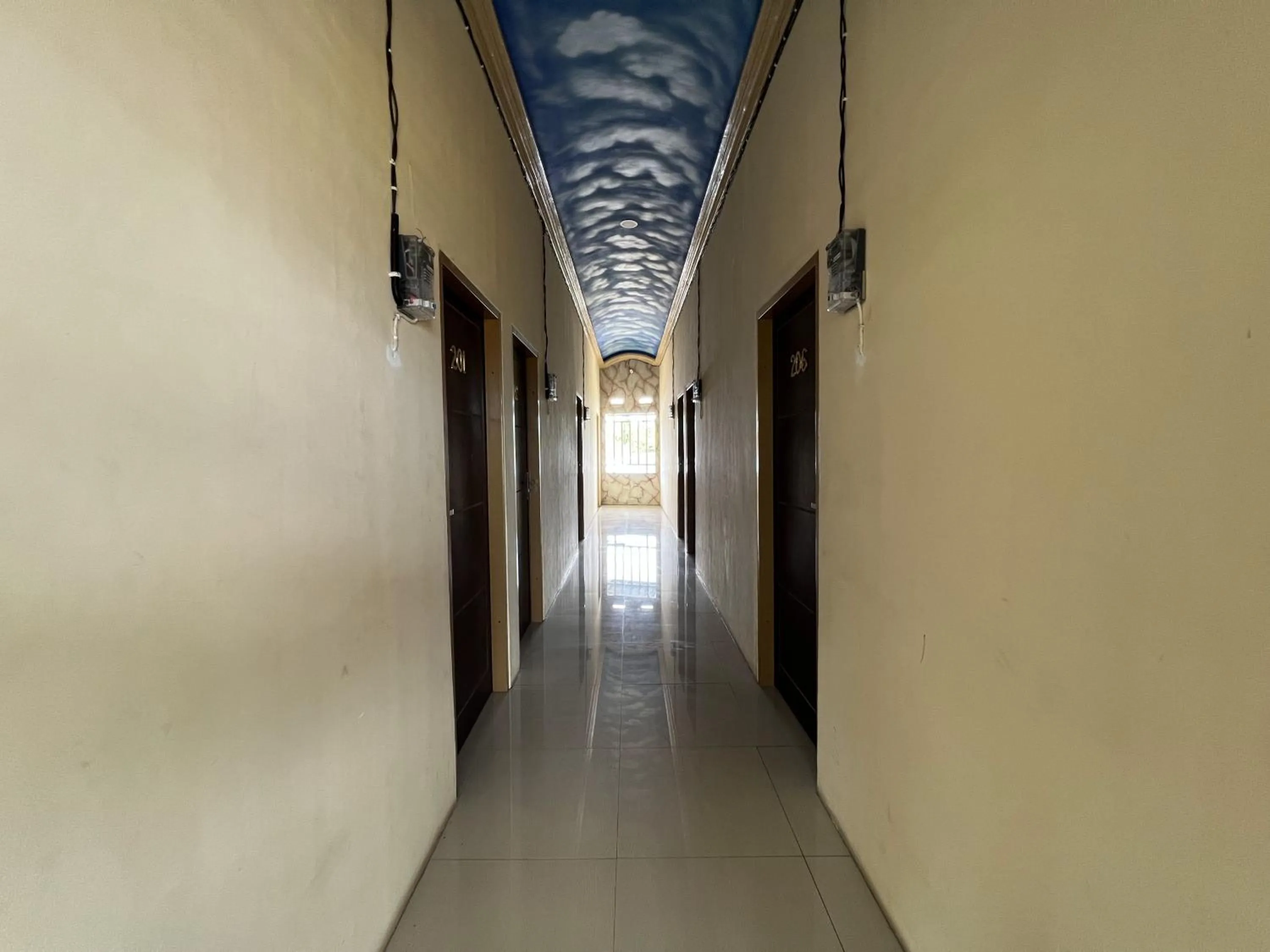 Lobby or reception in Hotel O Batodupi Guesthouse Syariah Near Buttu Kasambi