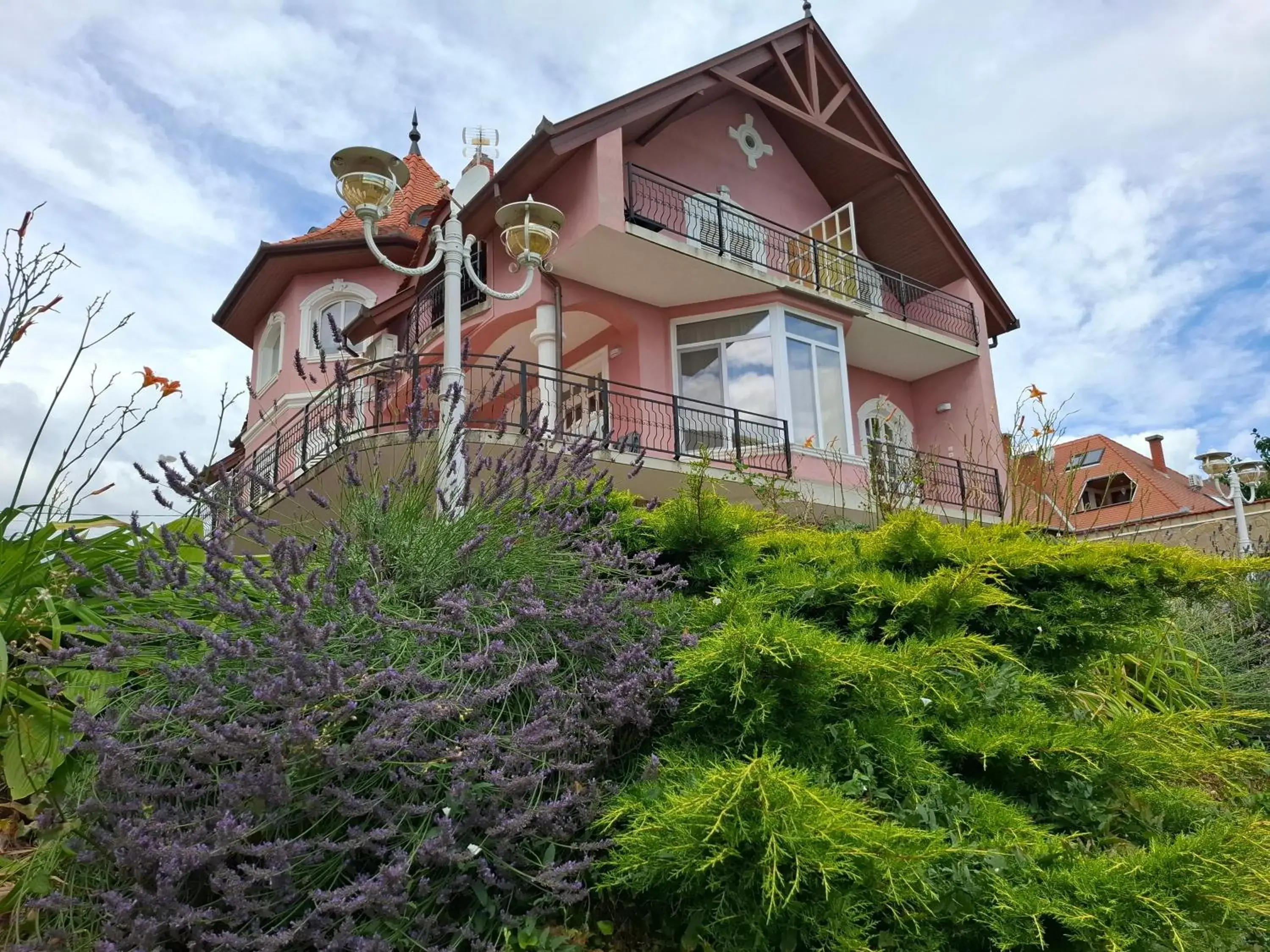 Manor Villa Manor Villa