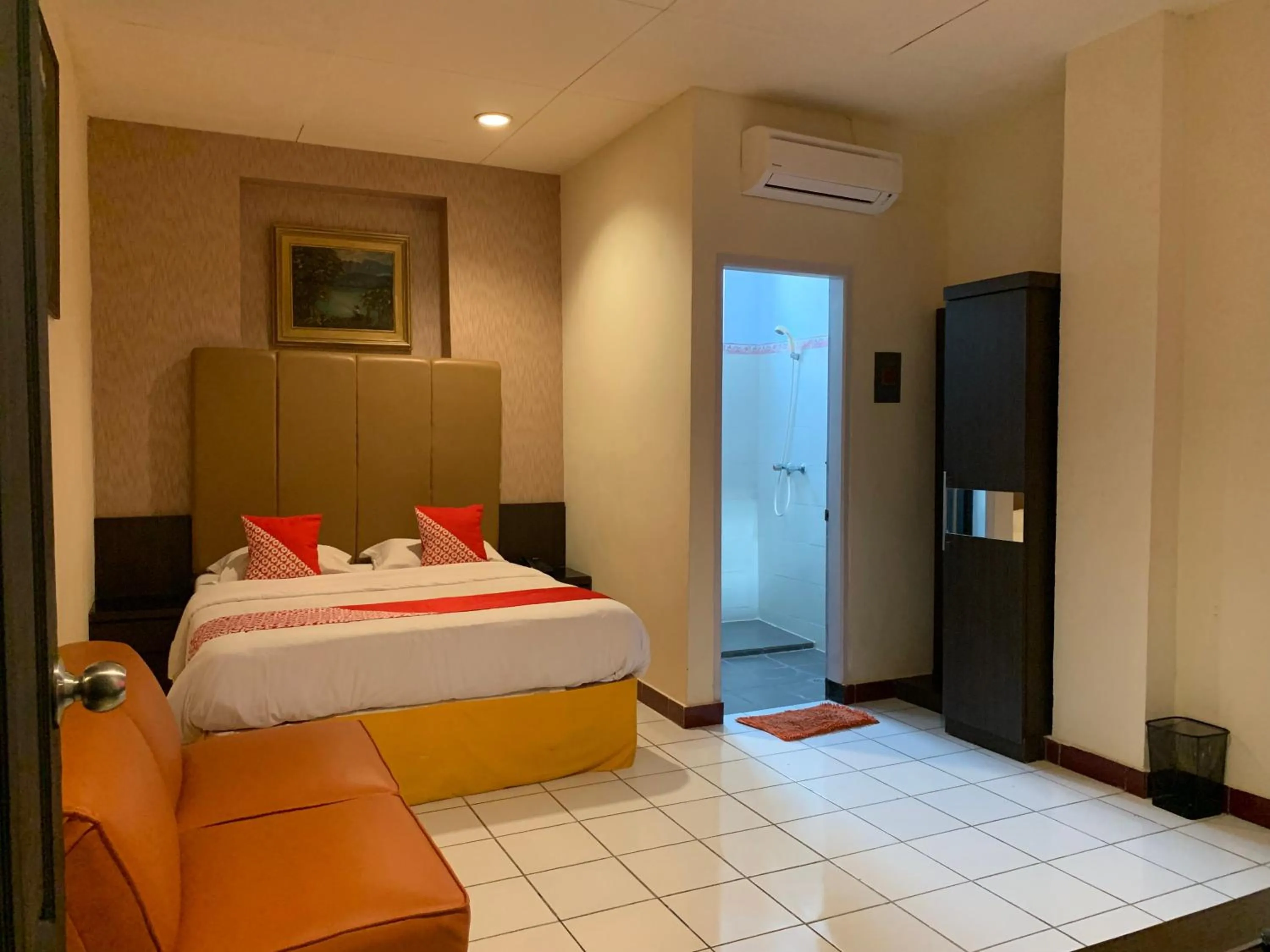 Bedroom in Hotel O Edotel Smkn 5 Palopo Near Bukit punai