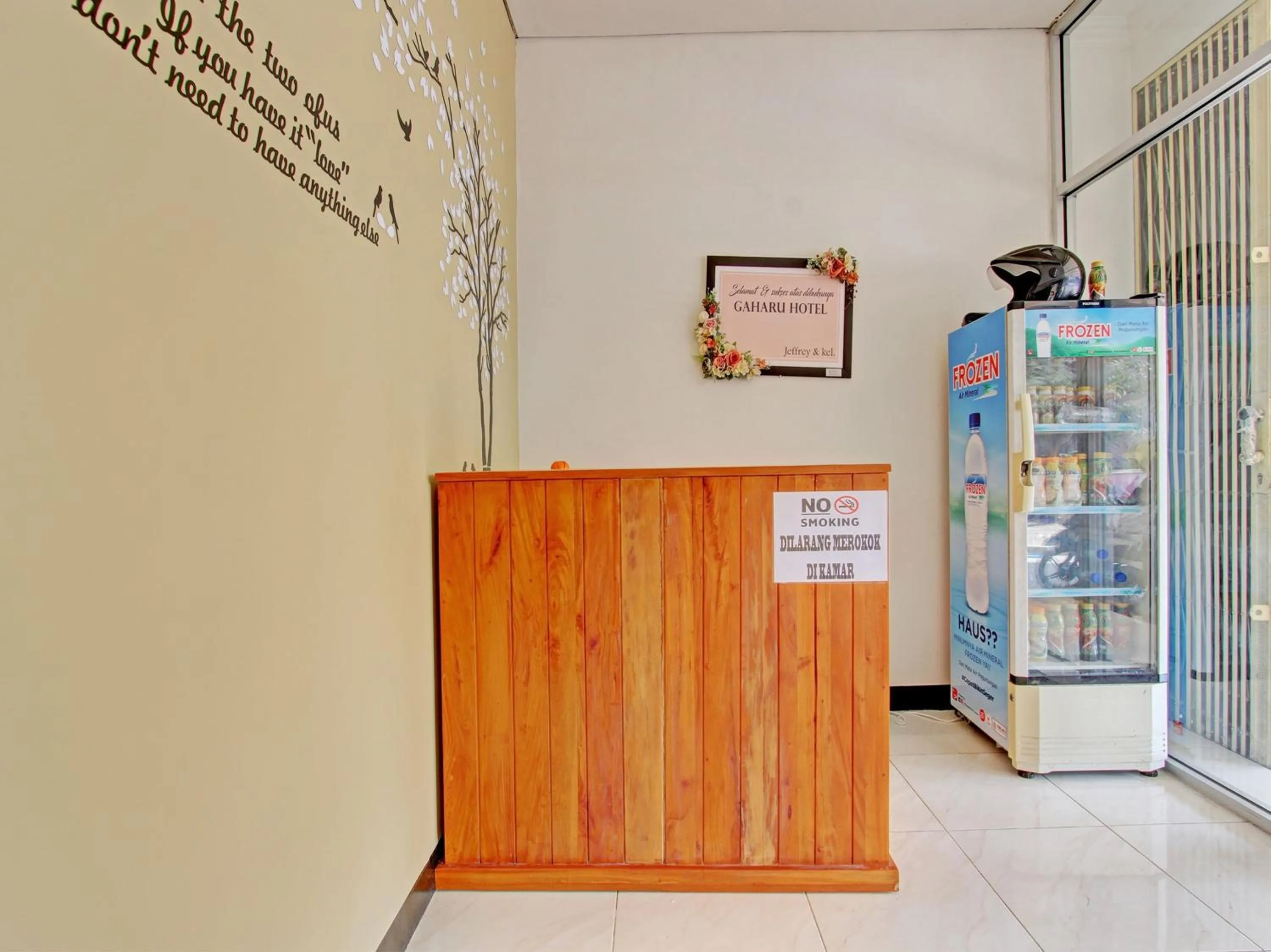 Lobby or reception in Collection O 92972 Gaharu Hotel