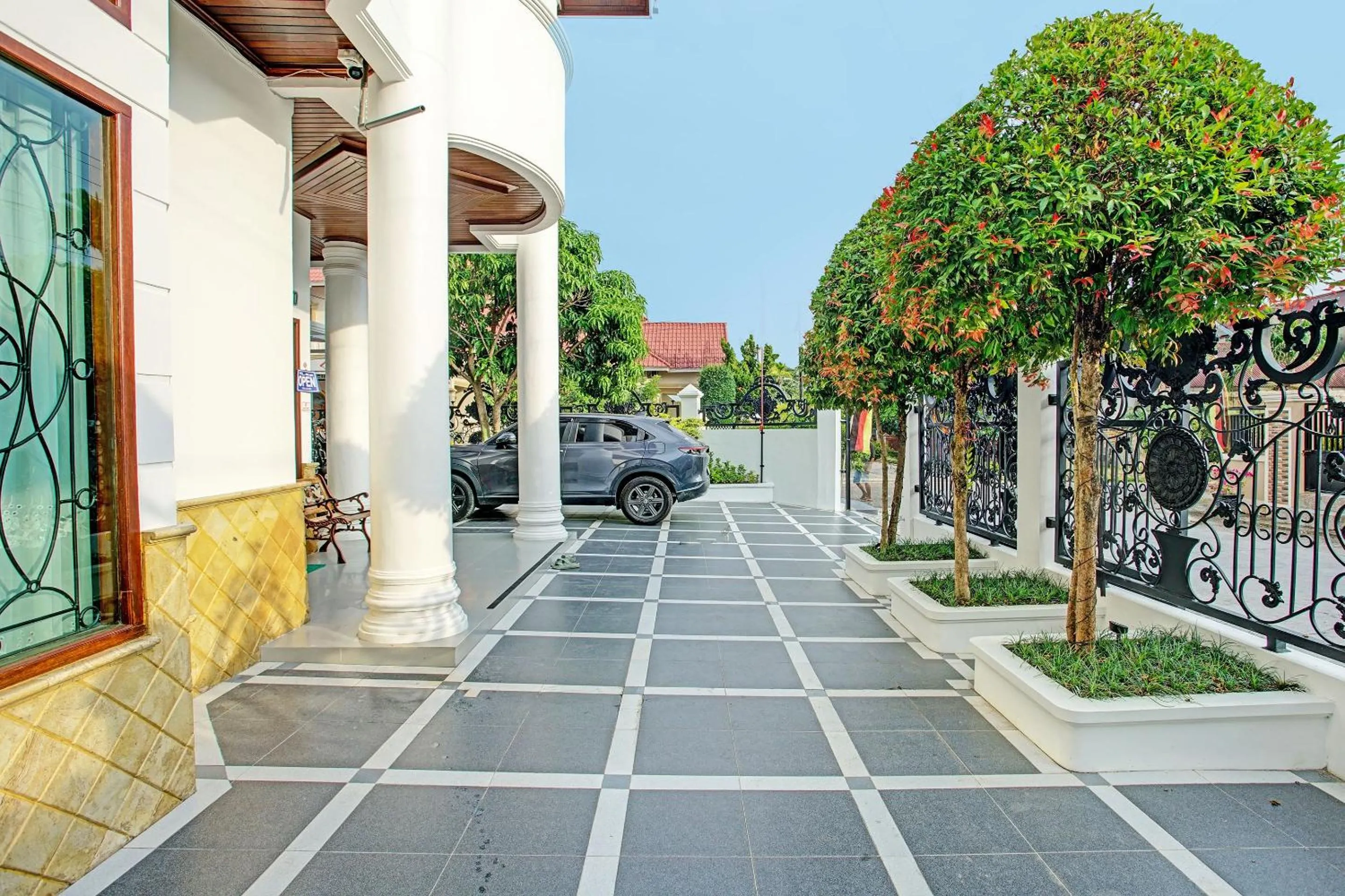 Lobby or reception in Capital O 92990 Nena Kostel Syariah