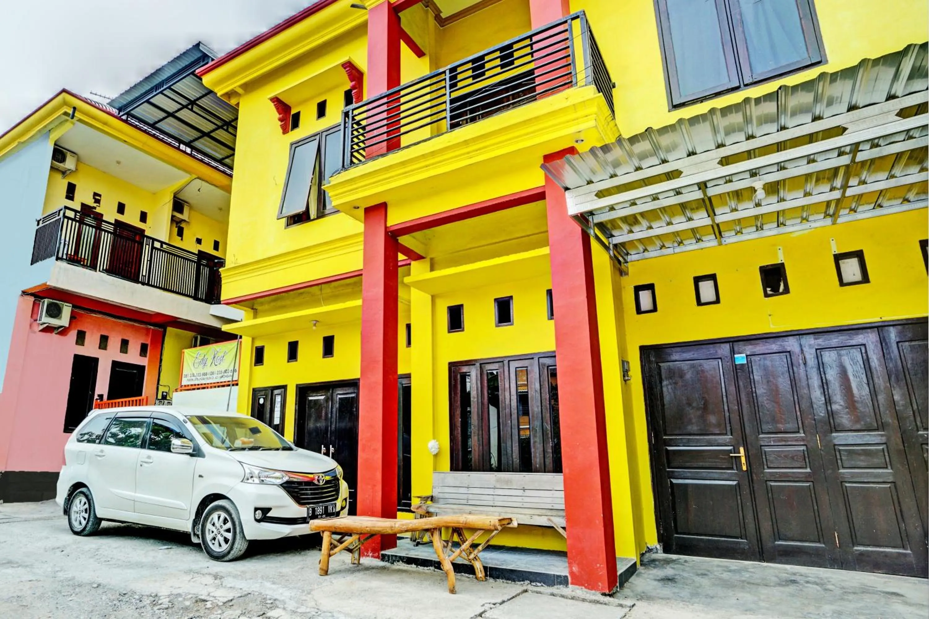 Facade/entrance in OYO Life 93036 Eddy Homestay Syariah