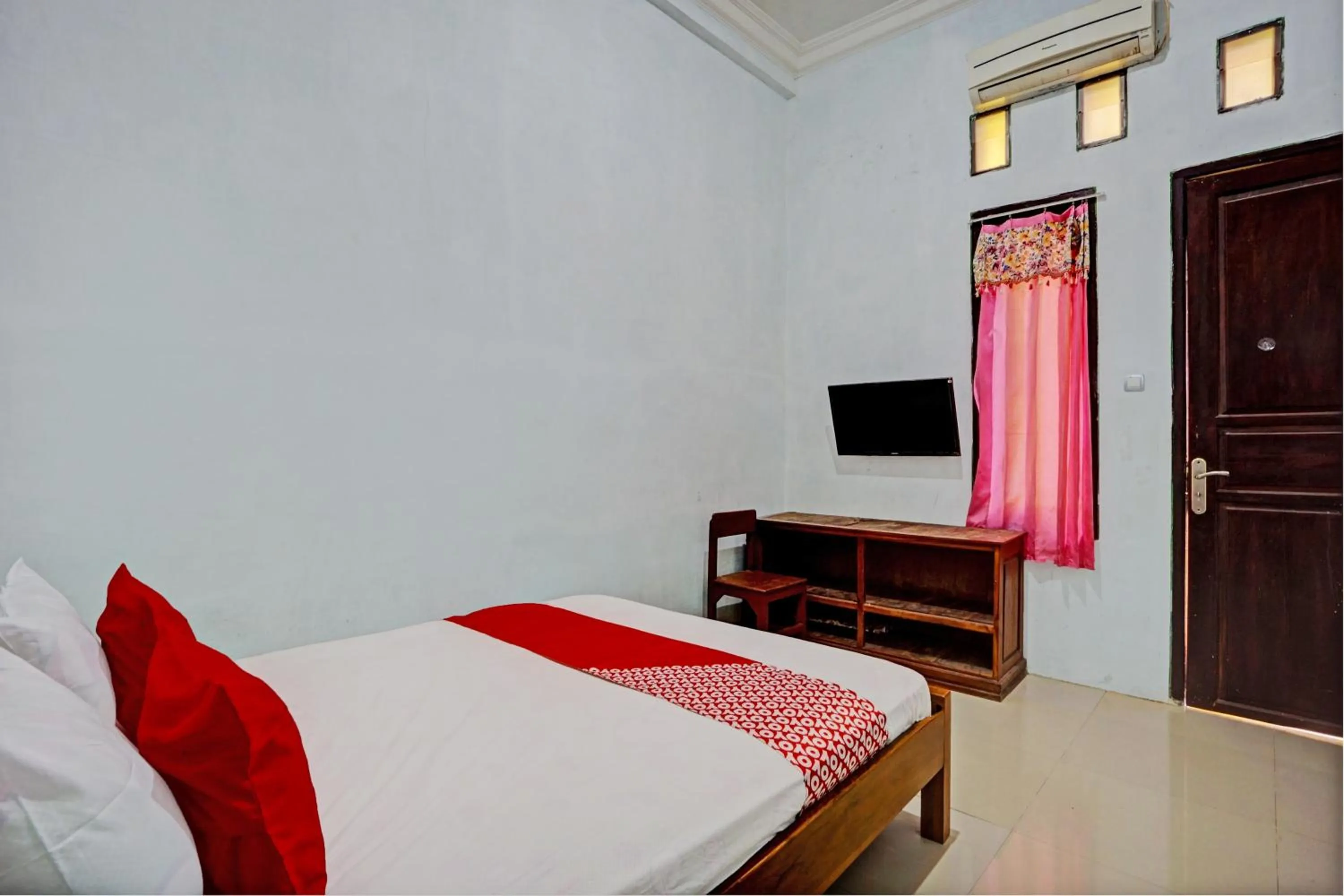 Bedroom, Bed in OYO Life 93036 Eddy Homestay Syariah