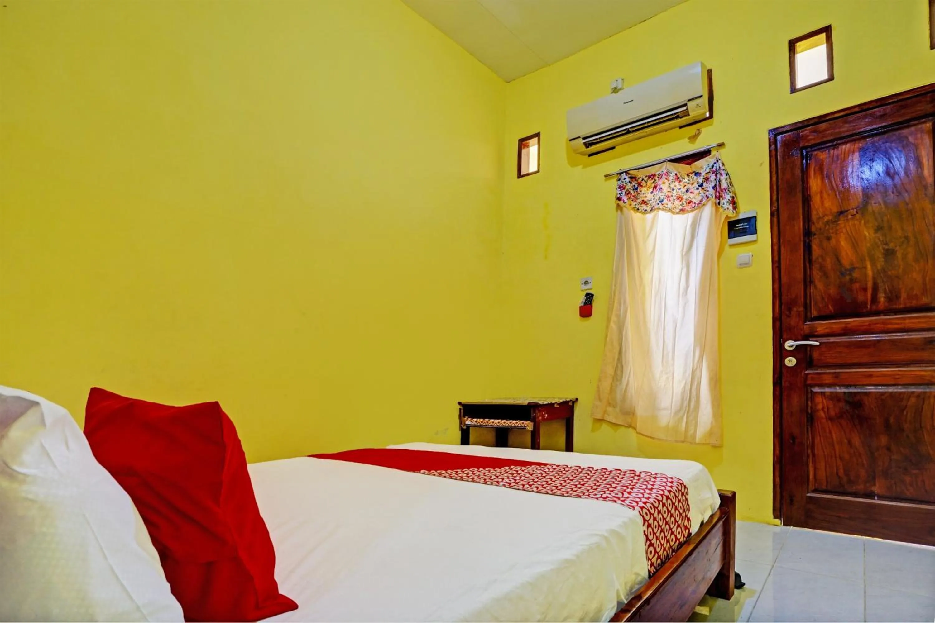 Bedroom, Bed in OYO Life 93036 Eddy Homestay Syariah