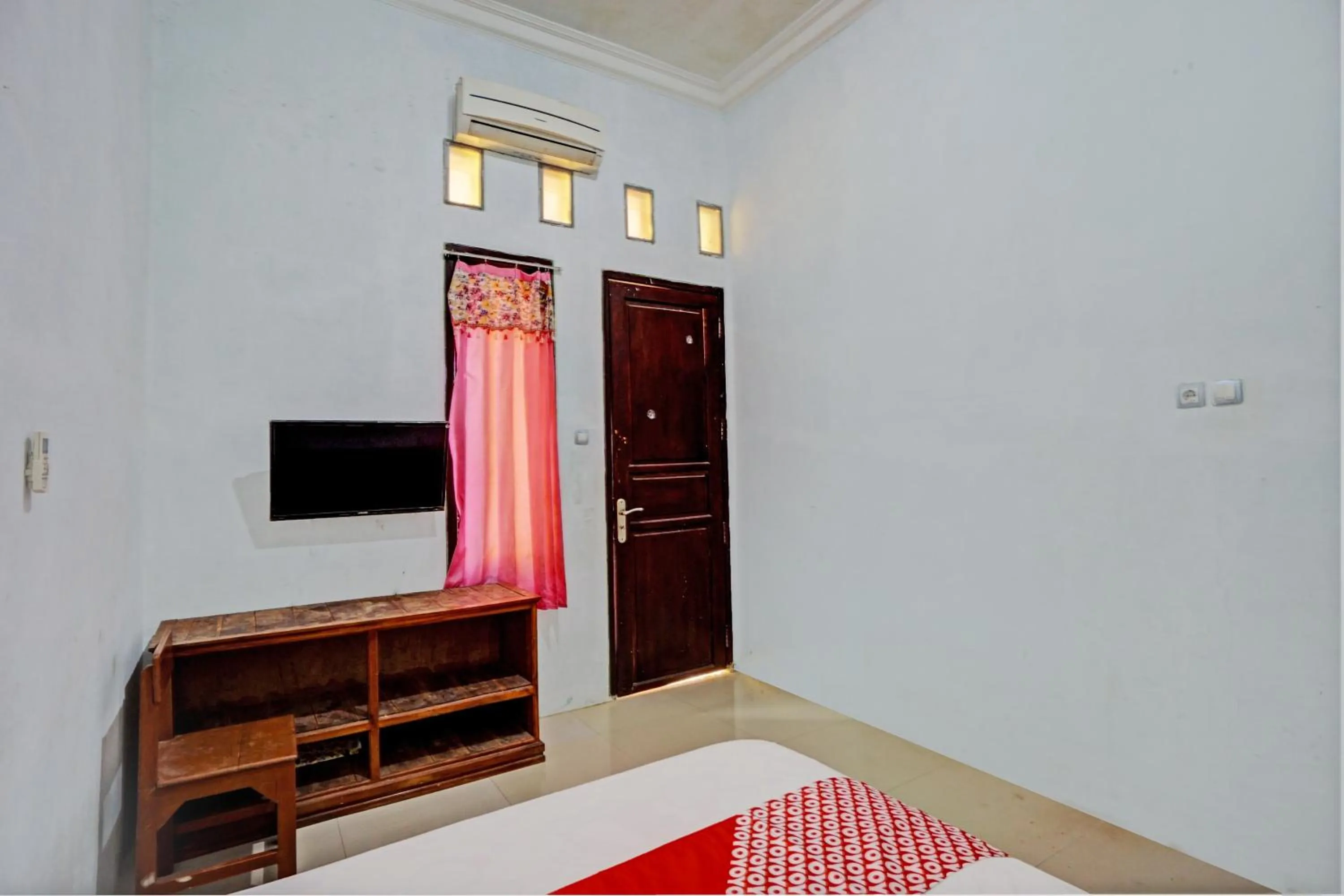 Bedroom, Bed in OYO Life 93036 Eddy Homestay Syariah