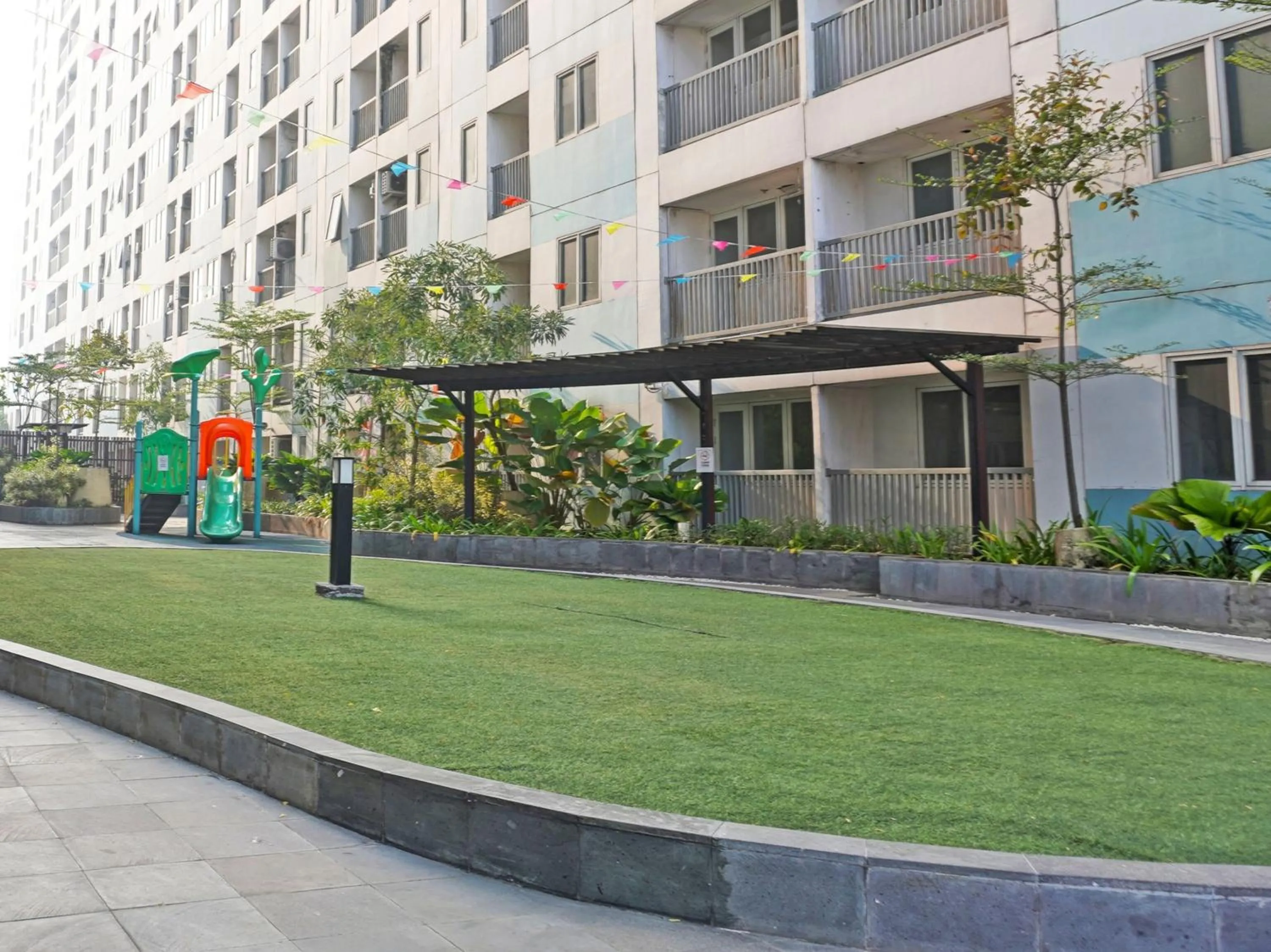 Facade/entrance in Collection O 92967 Apartement Sentraland Karawang By Rda Living