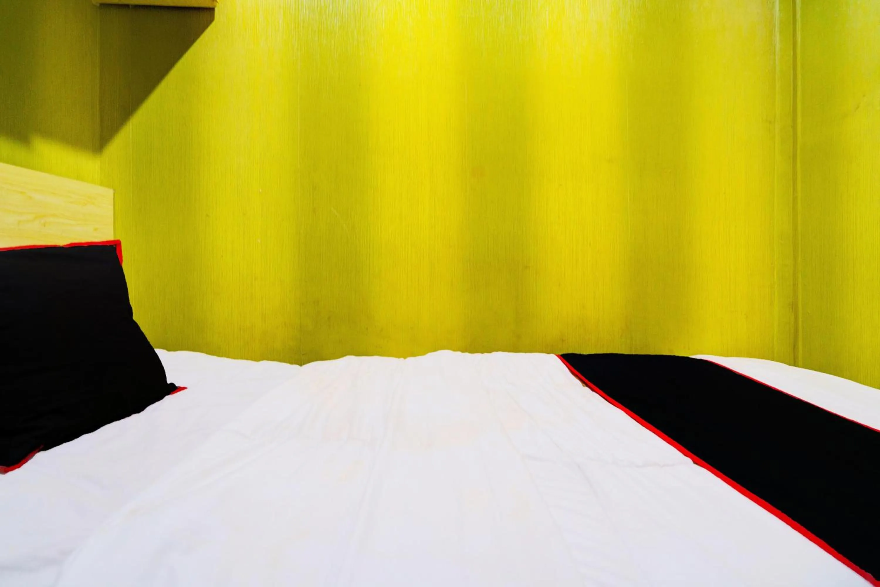 Bedroom, Bed in Collection O 92981 Apartemen The Jarrdin By Gold Suites Property