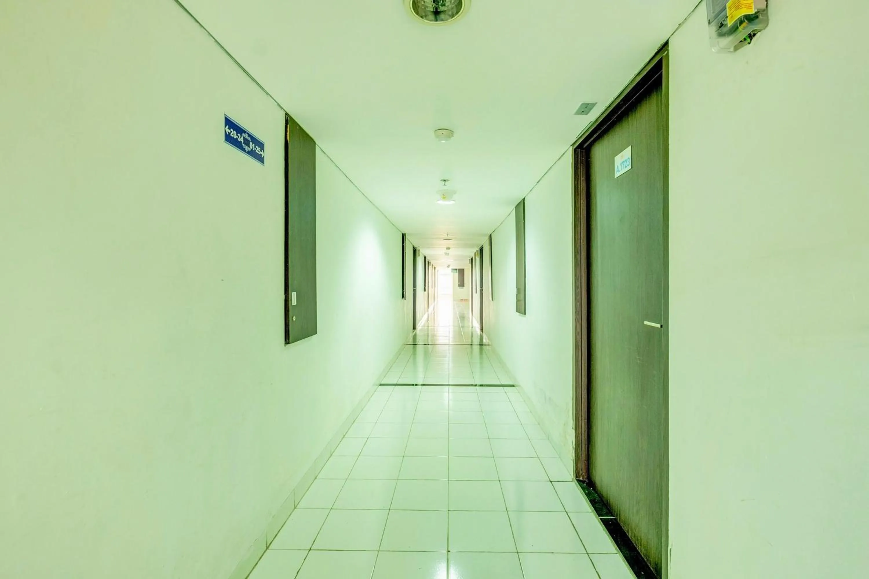 Lobby or reception in Collection O 92981 Apartemen The Jarrdin By Gold Suites Property