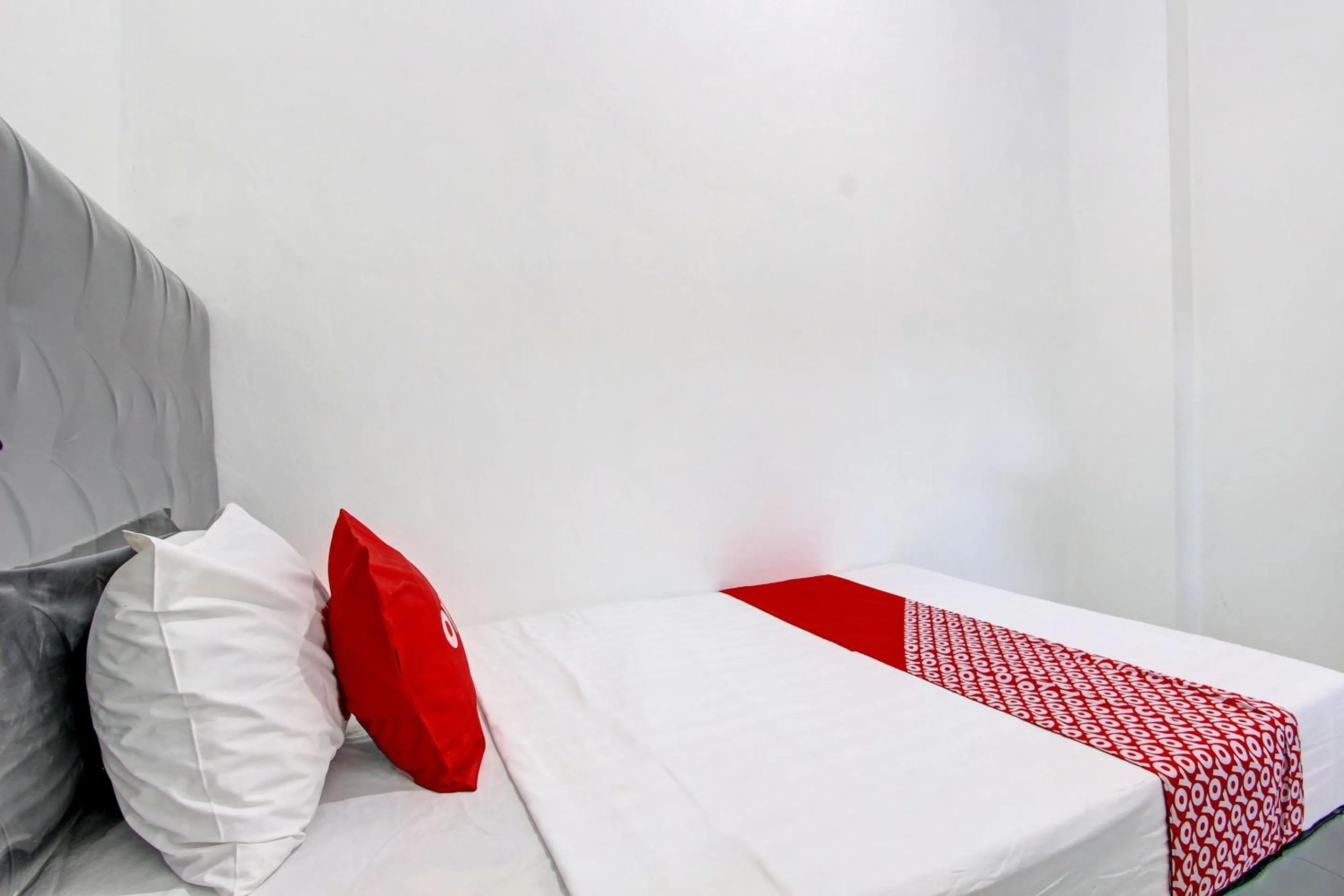 Bedroom, Bed in Hotel O Mi Casa Inn