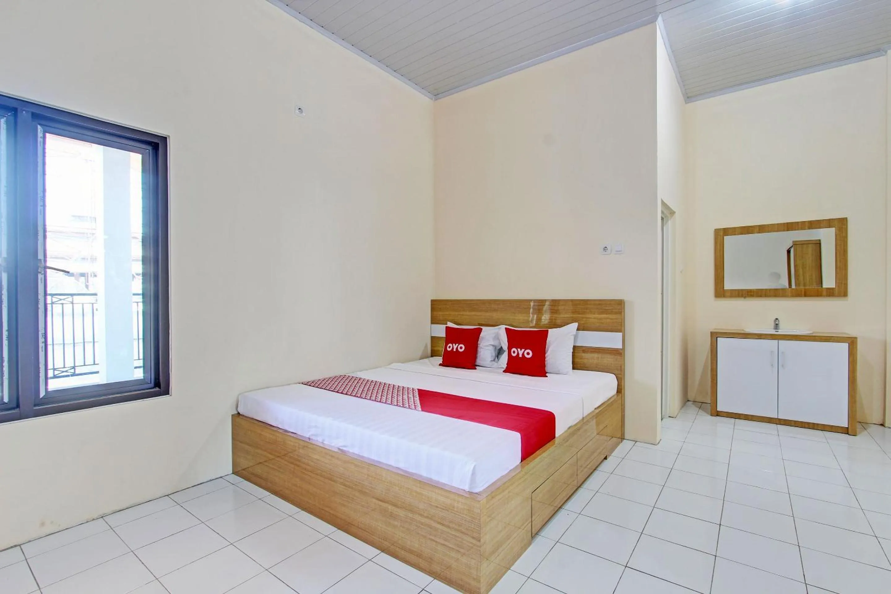 Bedroom, Bed in Hotel O Mi Casa Inn