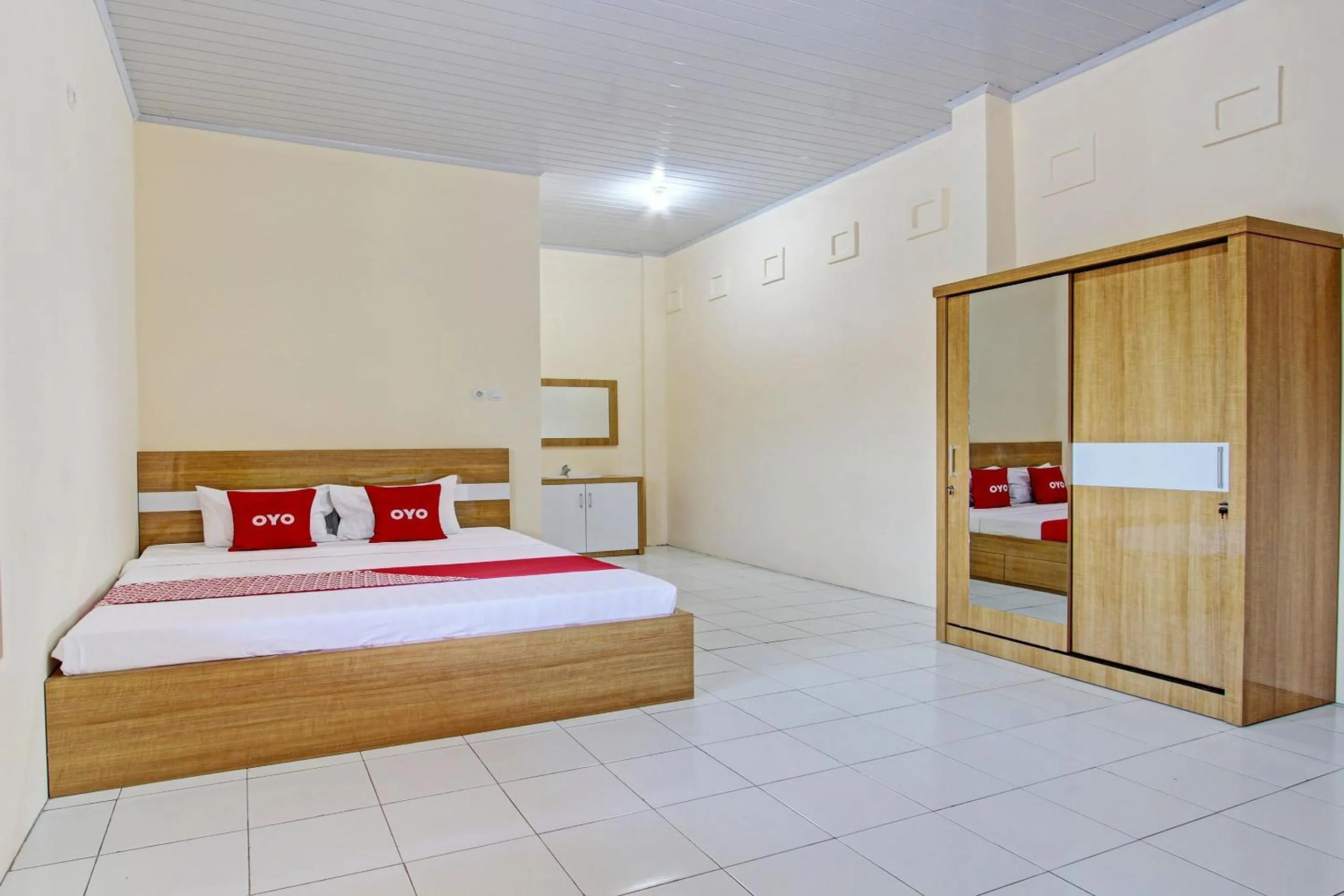 Bedroom, Bed in Hotel O Mi Casa Inn