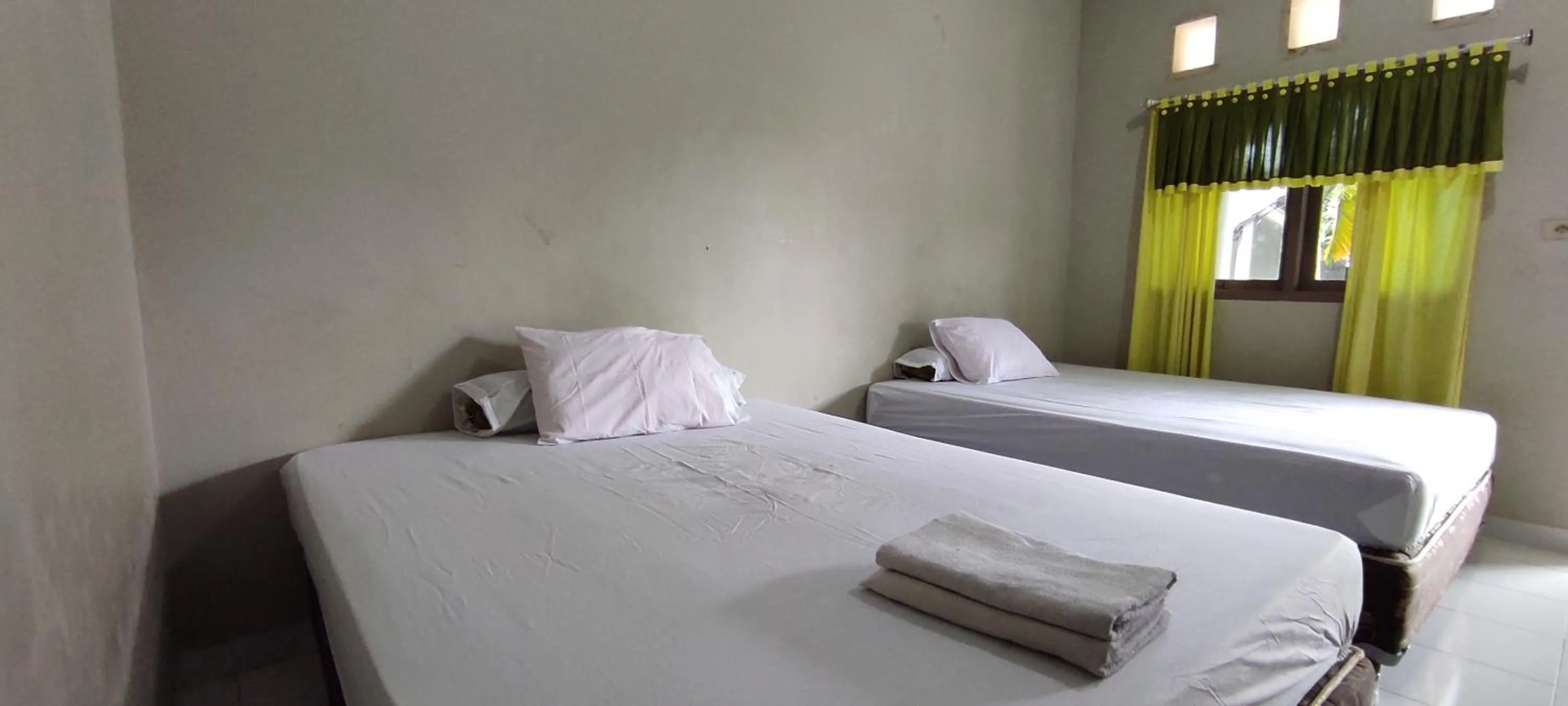 Bedroom, Bed in OYO 93051 Wisma Syariah Buloe Near Lapangan Abubakar Lambogo Batili Enrekang