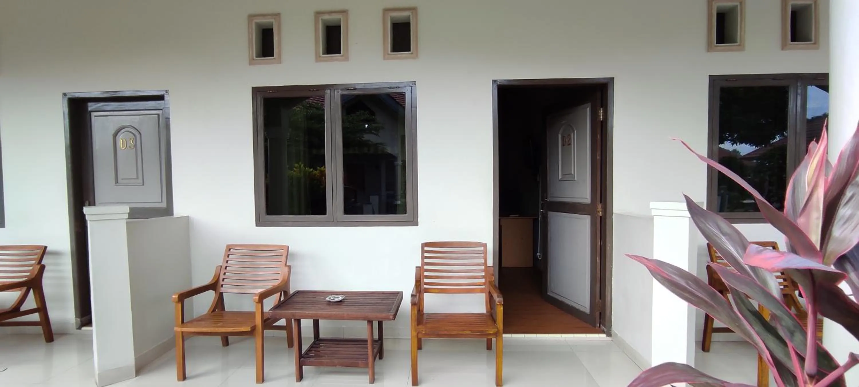Seating area in OYO 93051 Wisma Syariah Buloe Near Lapangan Abubakar Lambogo Batili Enrekang