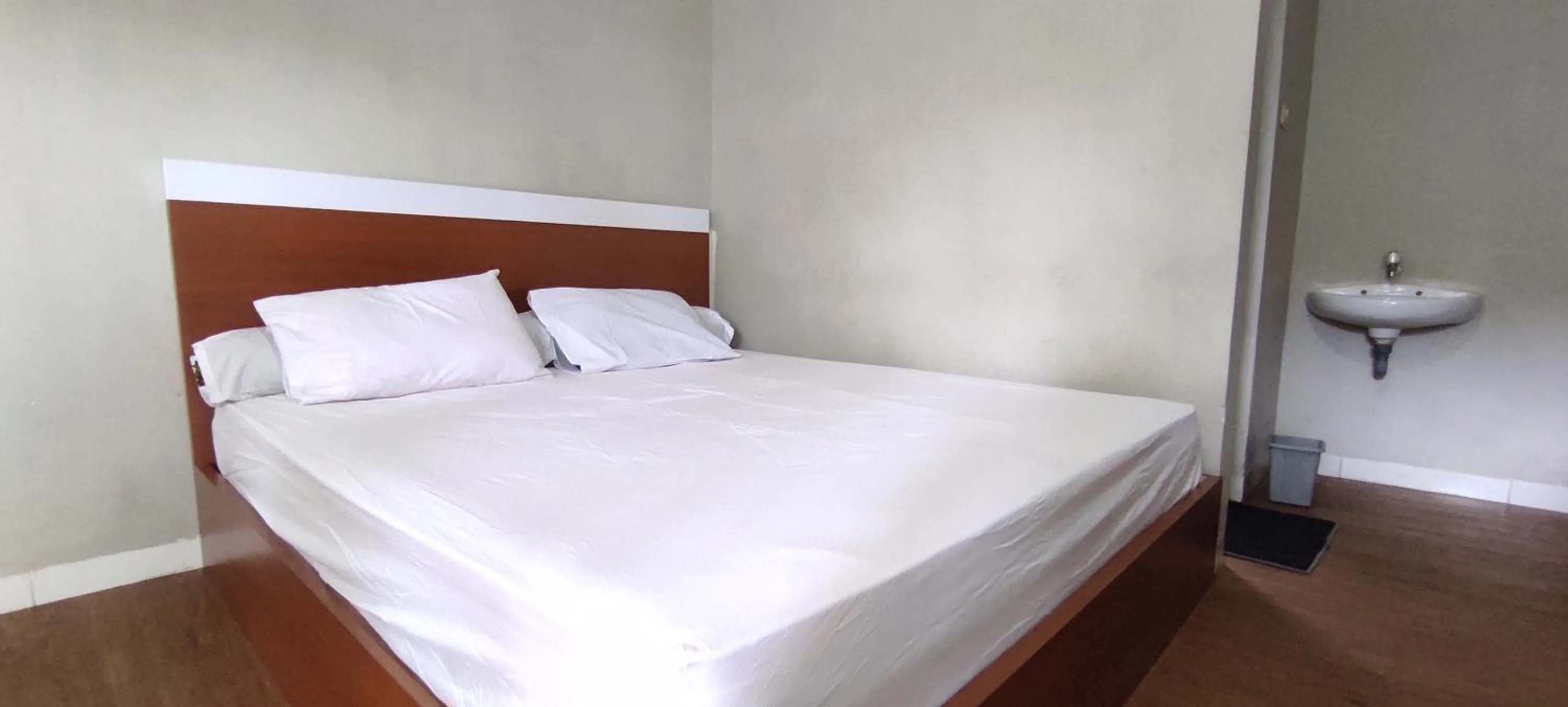 Bedroom, Bed in OYO 93051 Wisma Syariah Buloe Near Lapangan Abubakar Lambogo Batili Enrekang